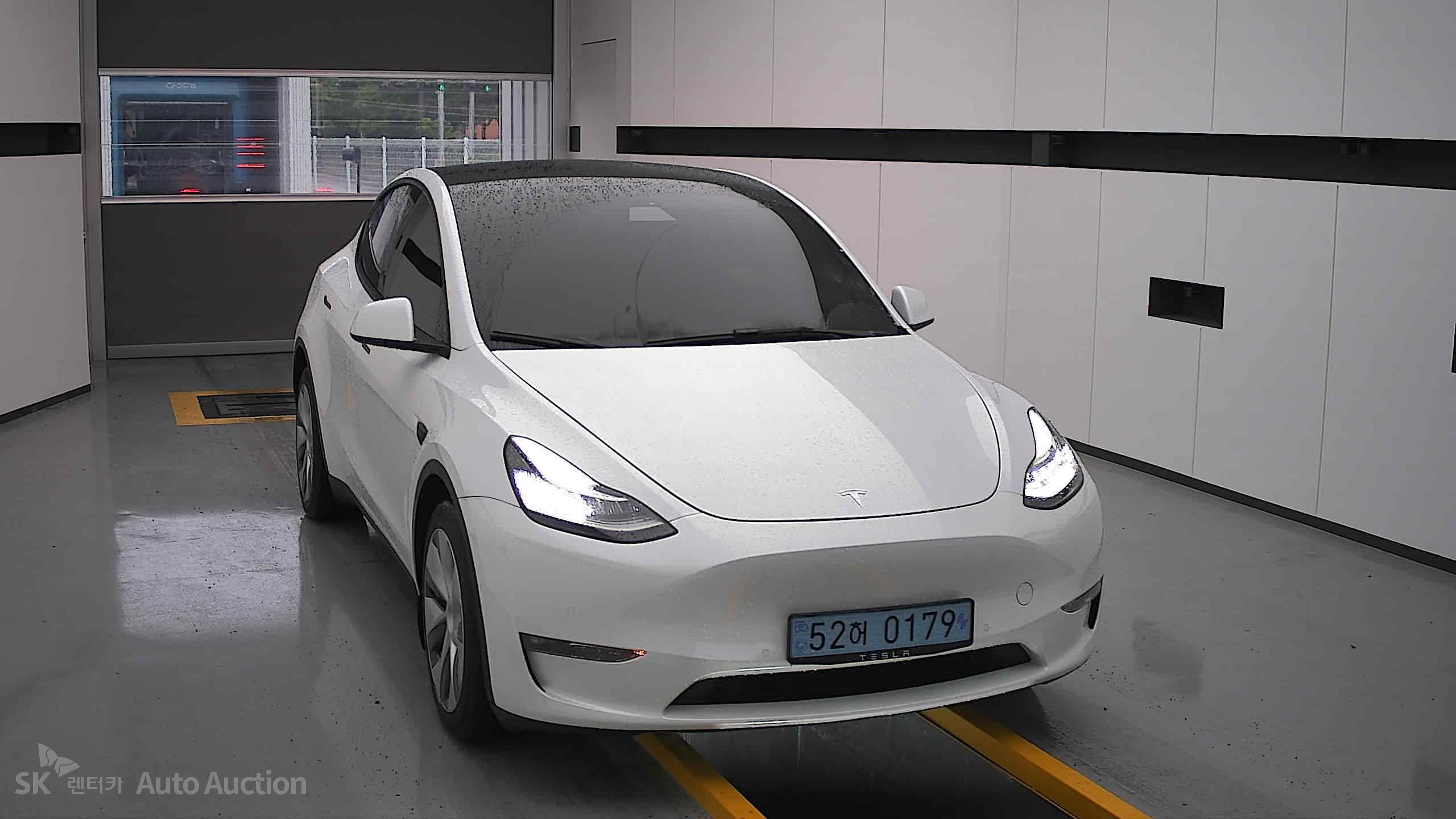 2022 - tesla model y