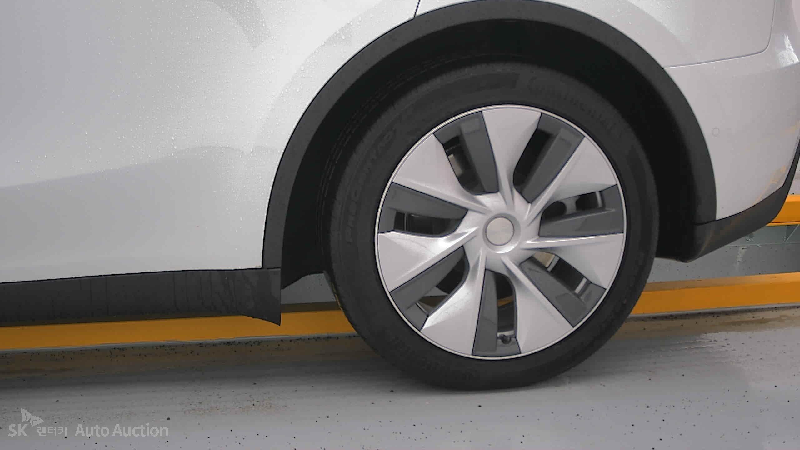 2022 - tesla model y