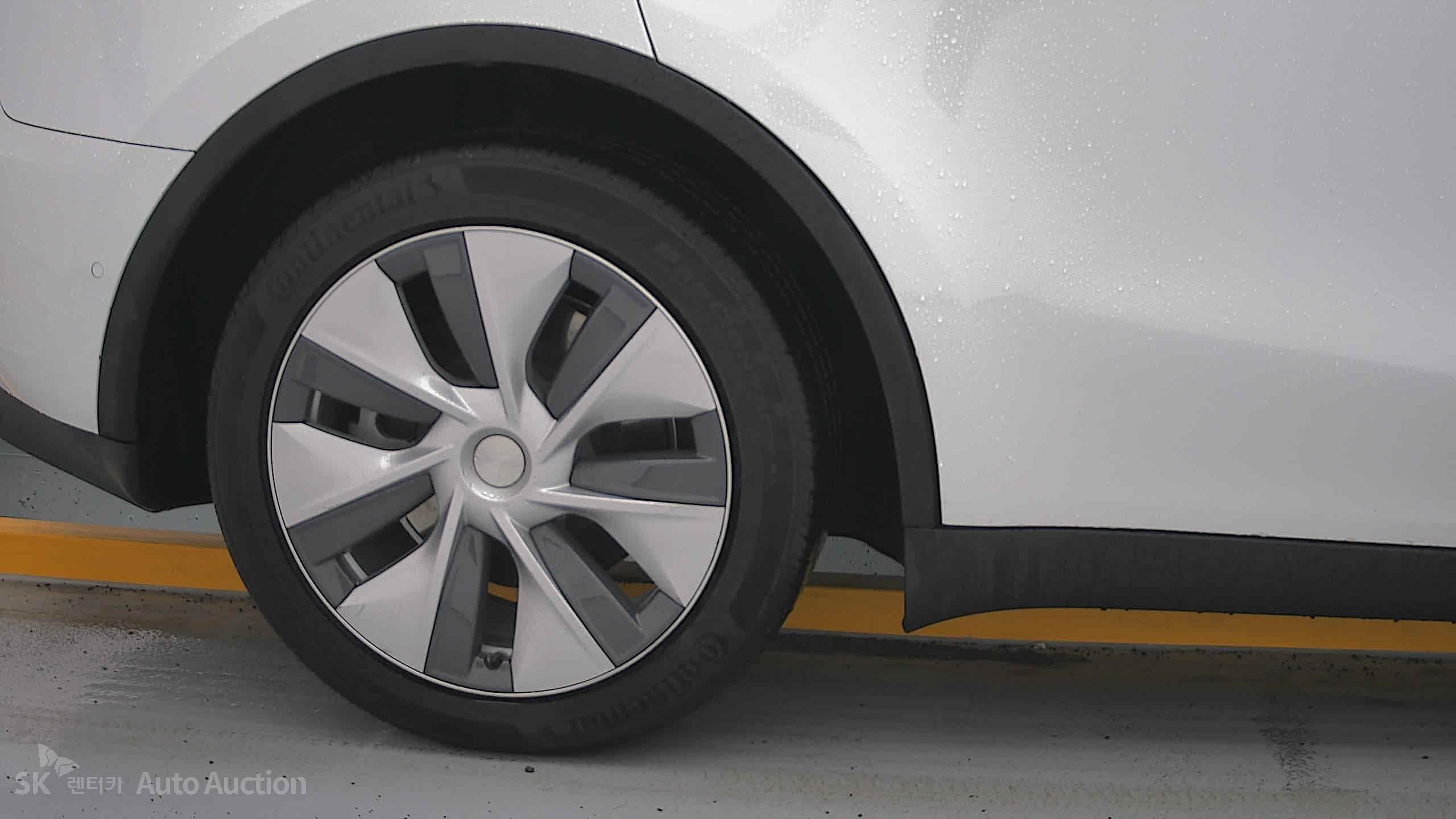 2022 - tesla model y