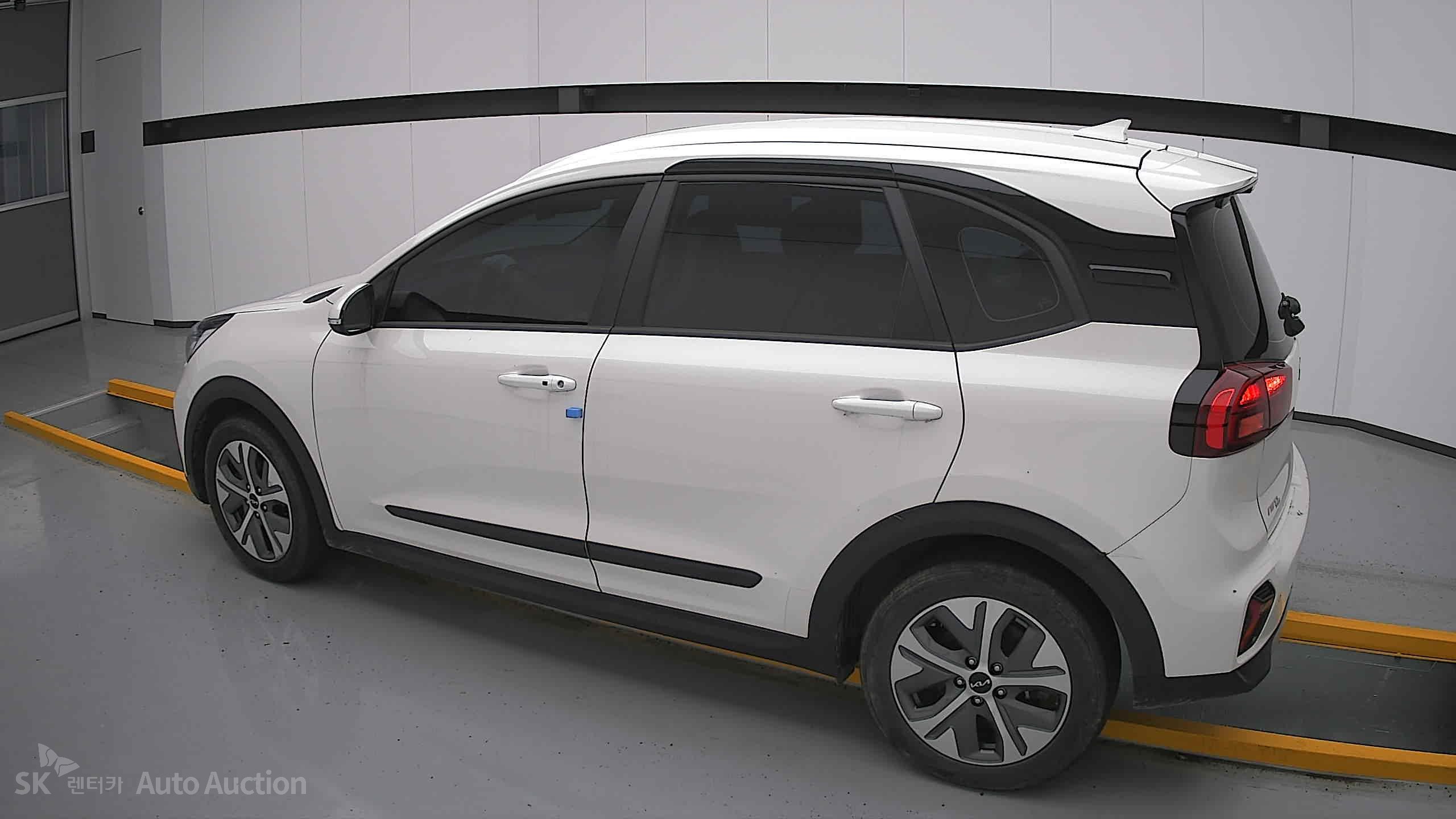2023 - kia niro