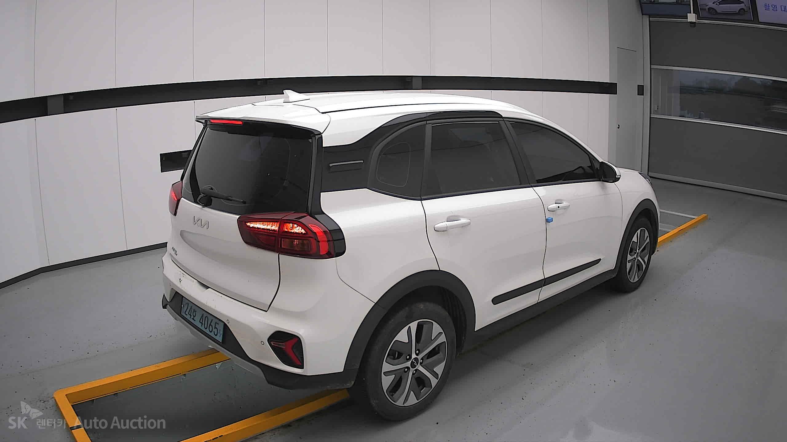 2023 - kia niro