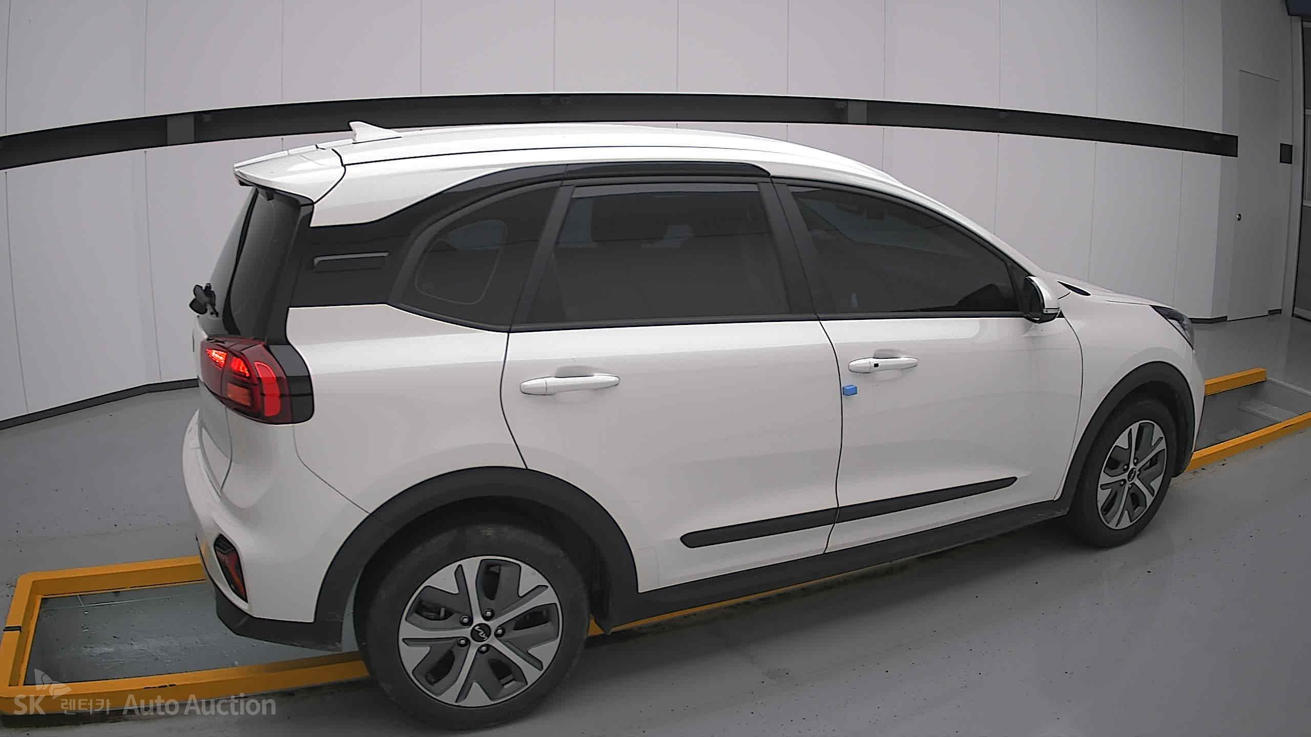 2023 - kia niro