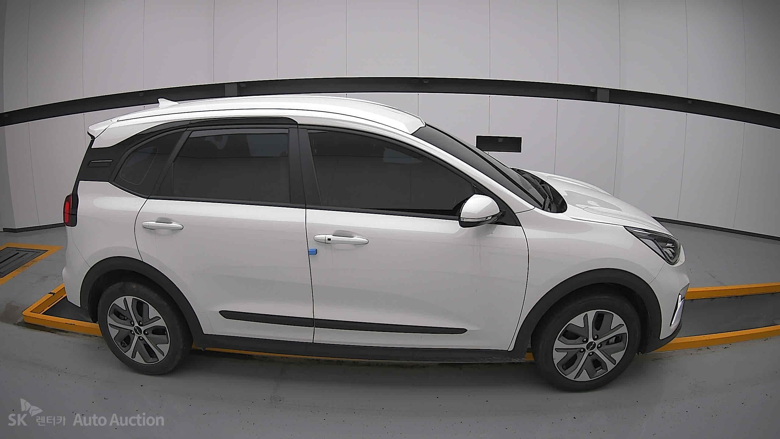 2023 - kia niro