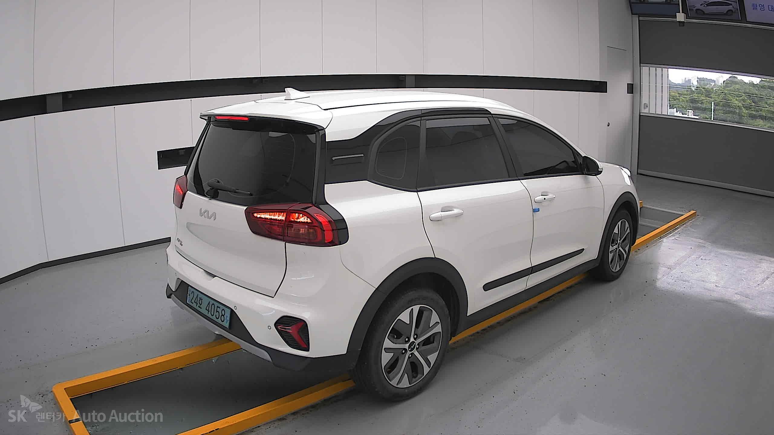 2023 - kia niro
