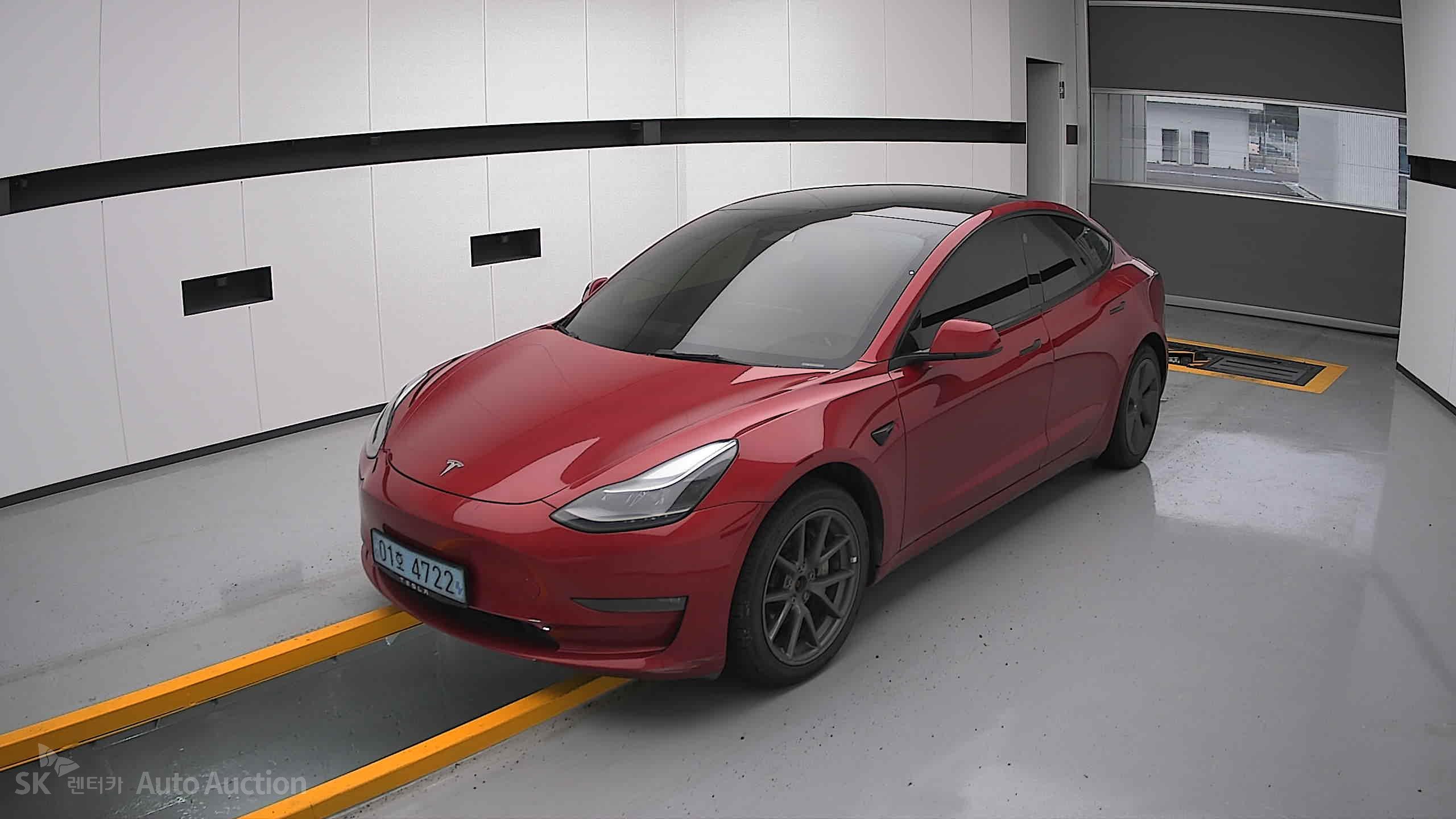 2022 - tesla model 3