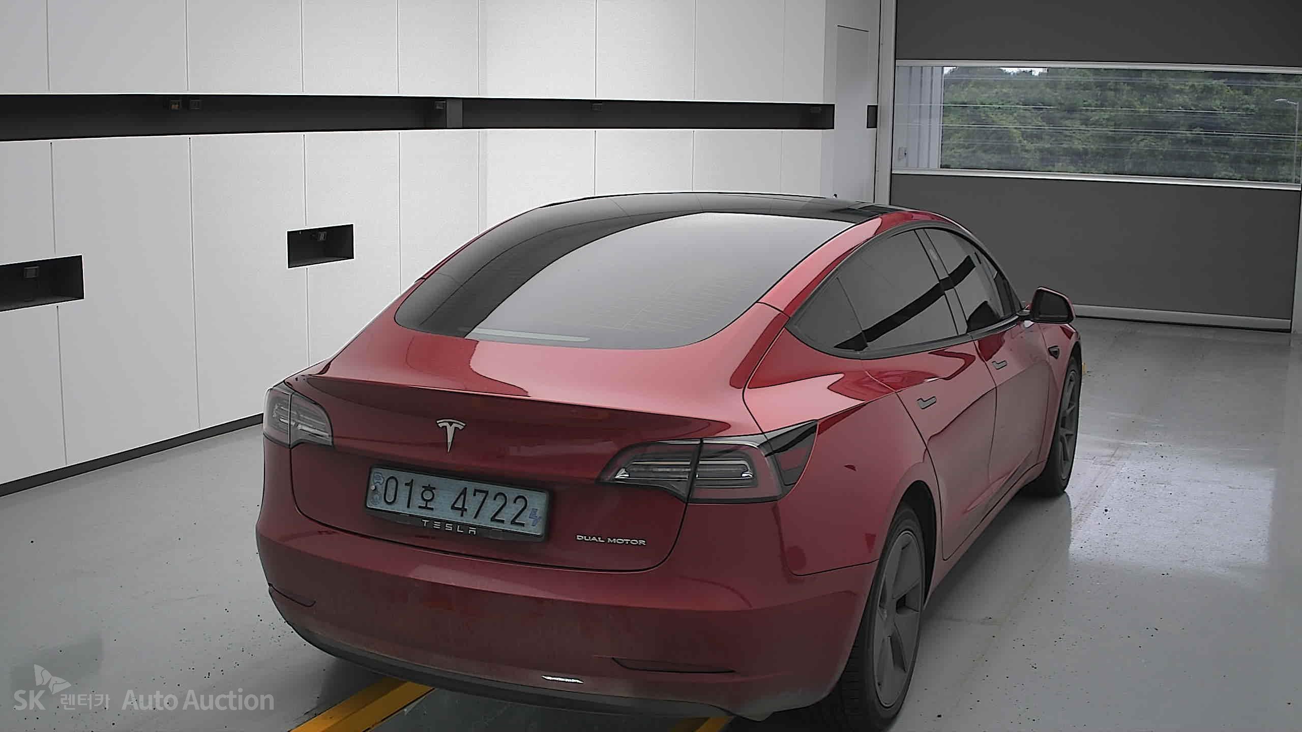 2022 - tesla model 3