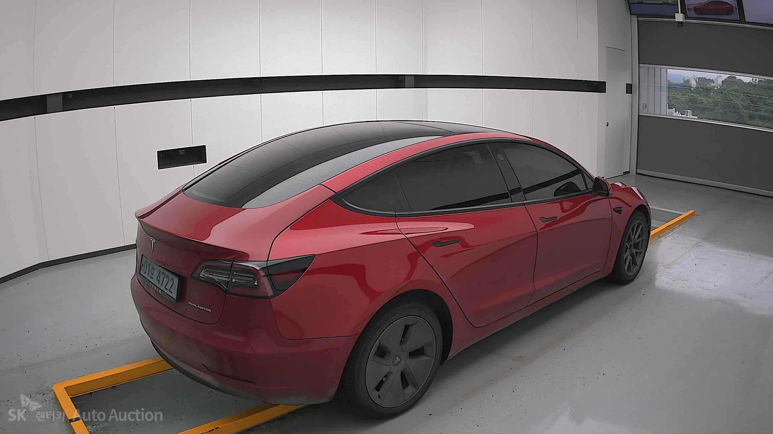 2022 - tesla model 3