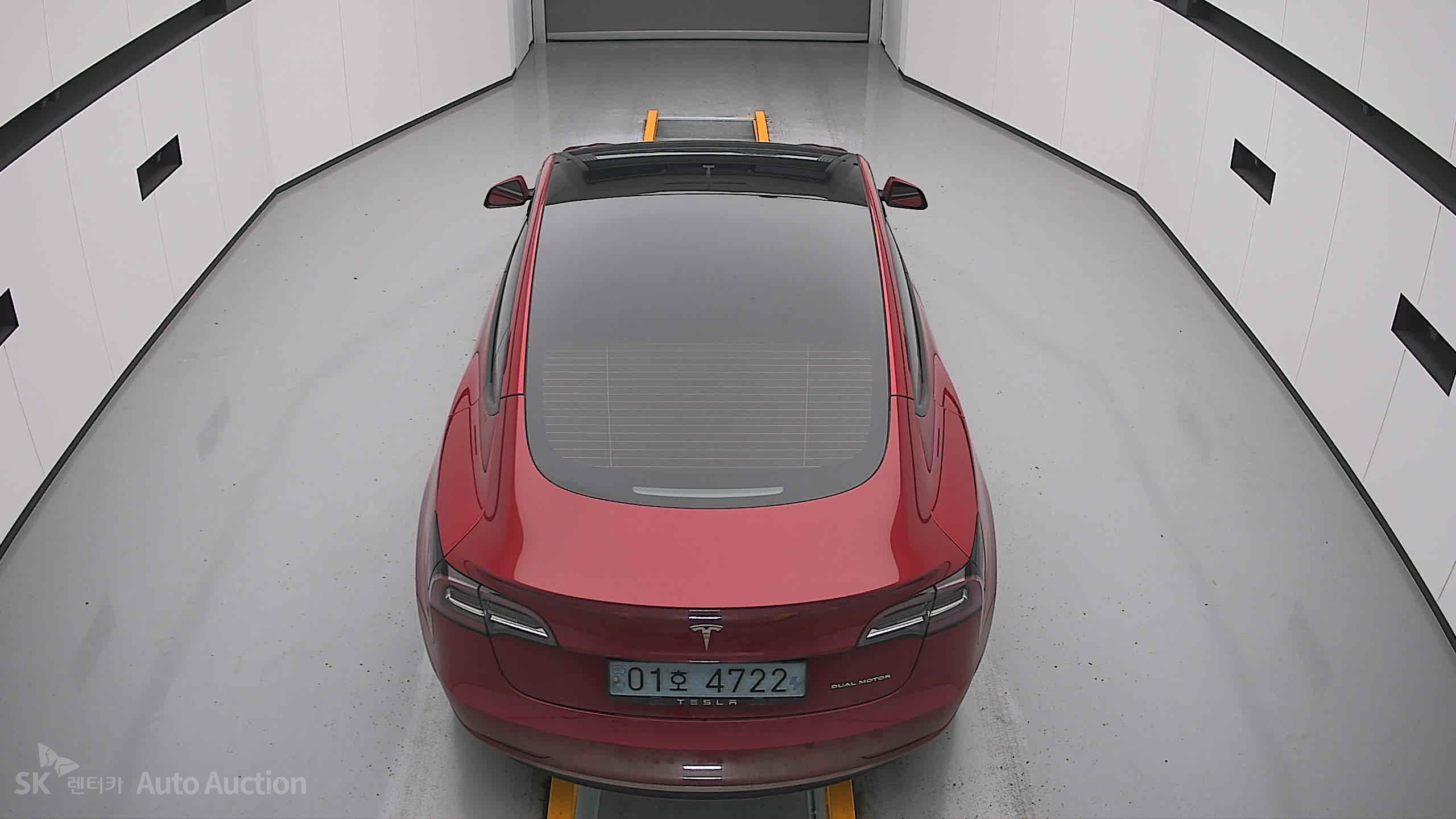 2022 - tesla model 3