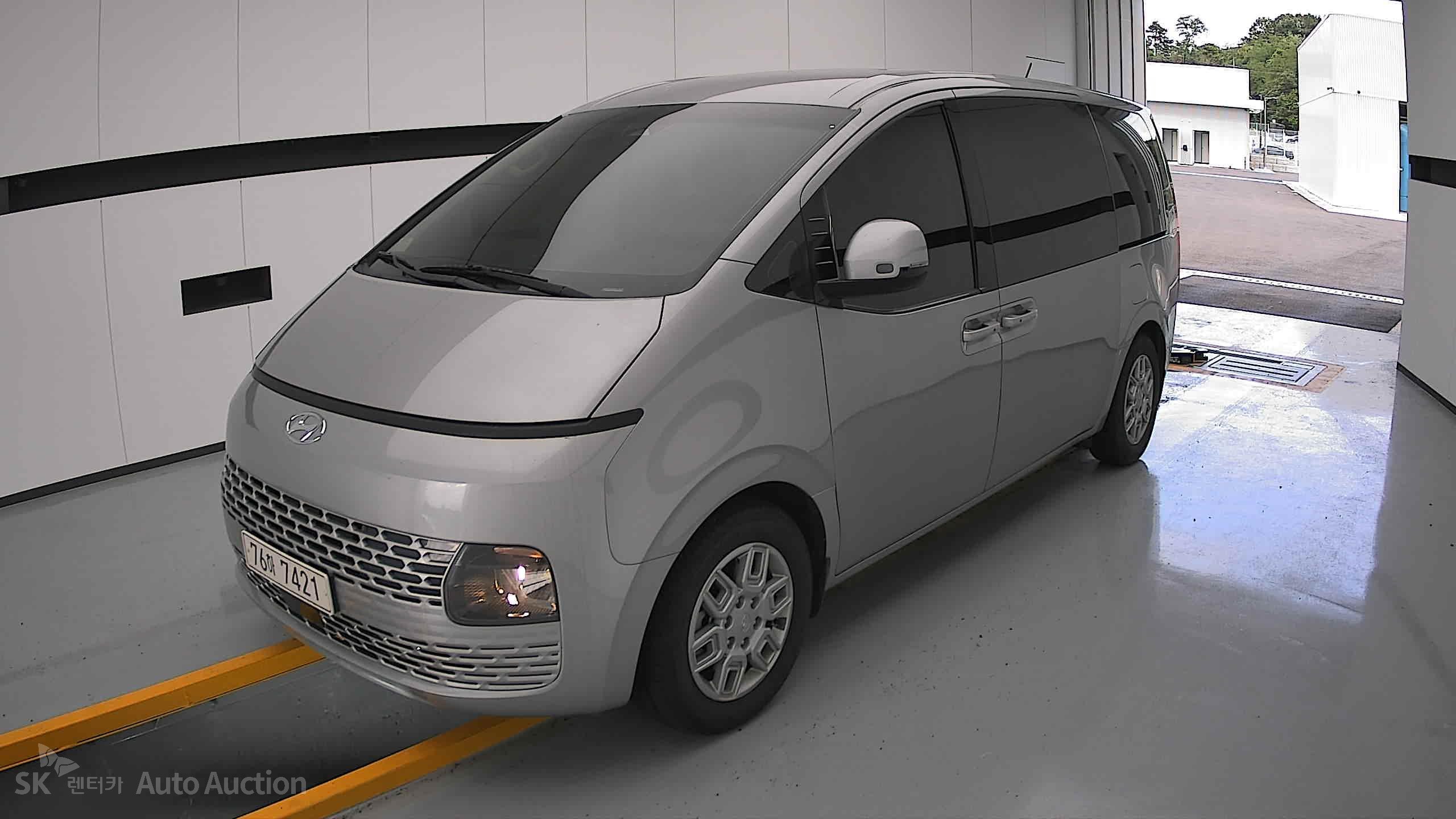2022 - hyundai staria