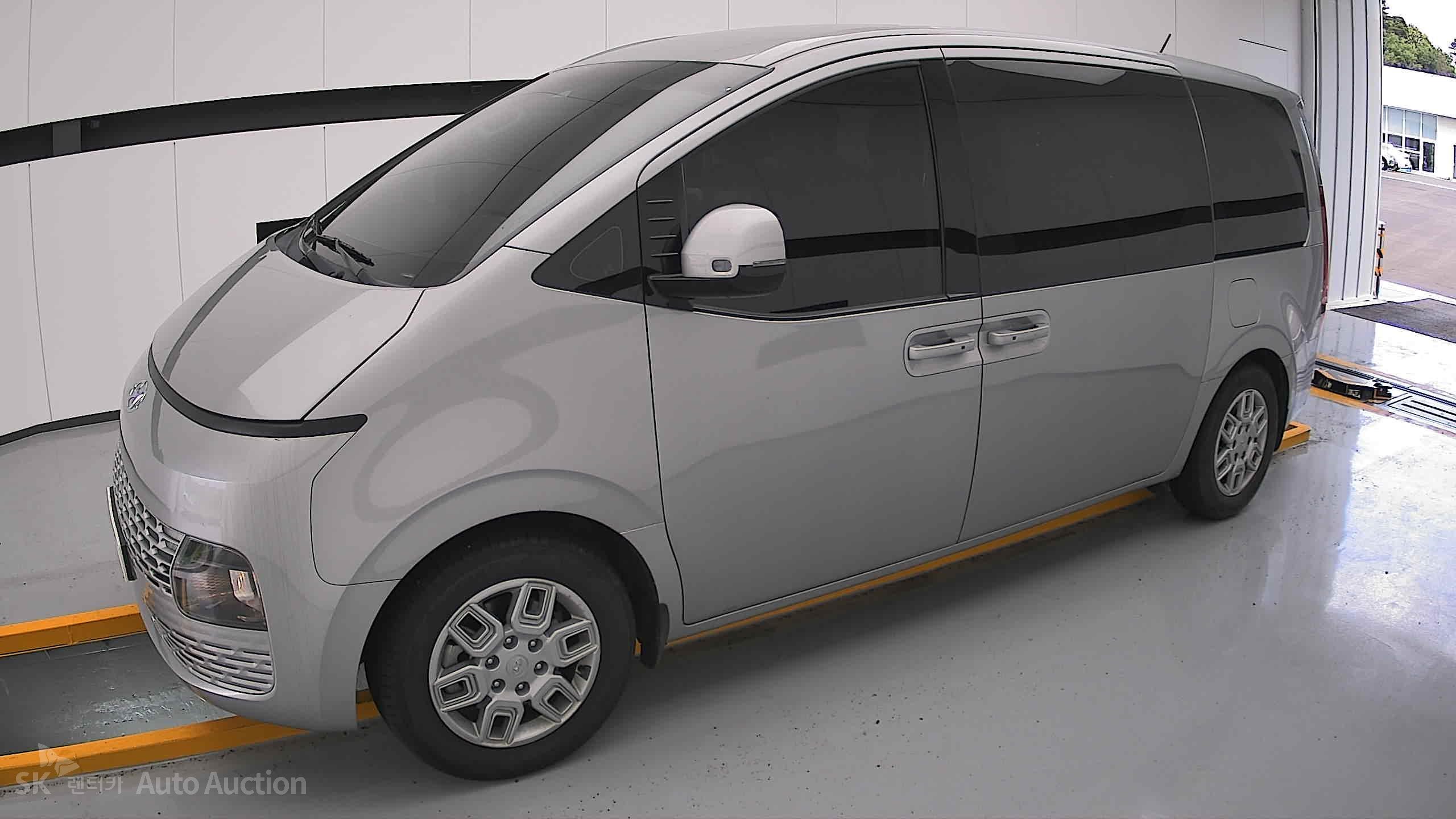 2022 - hyundai staria