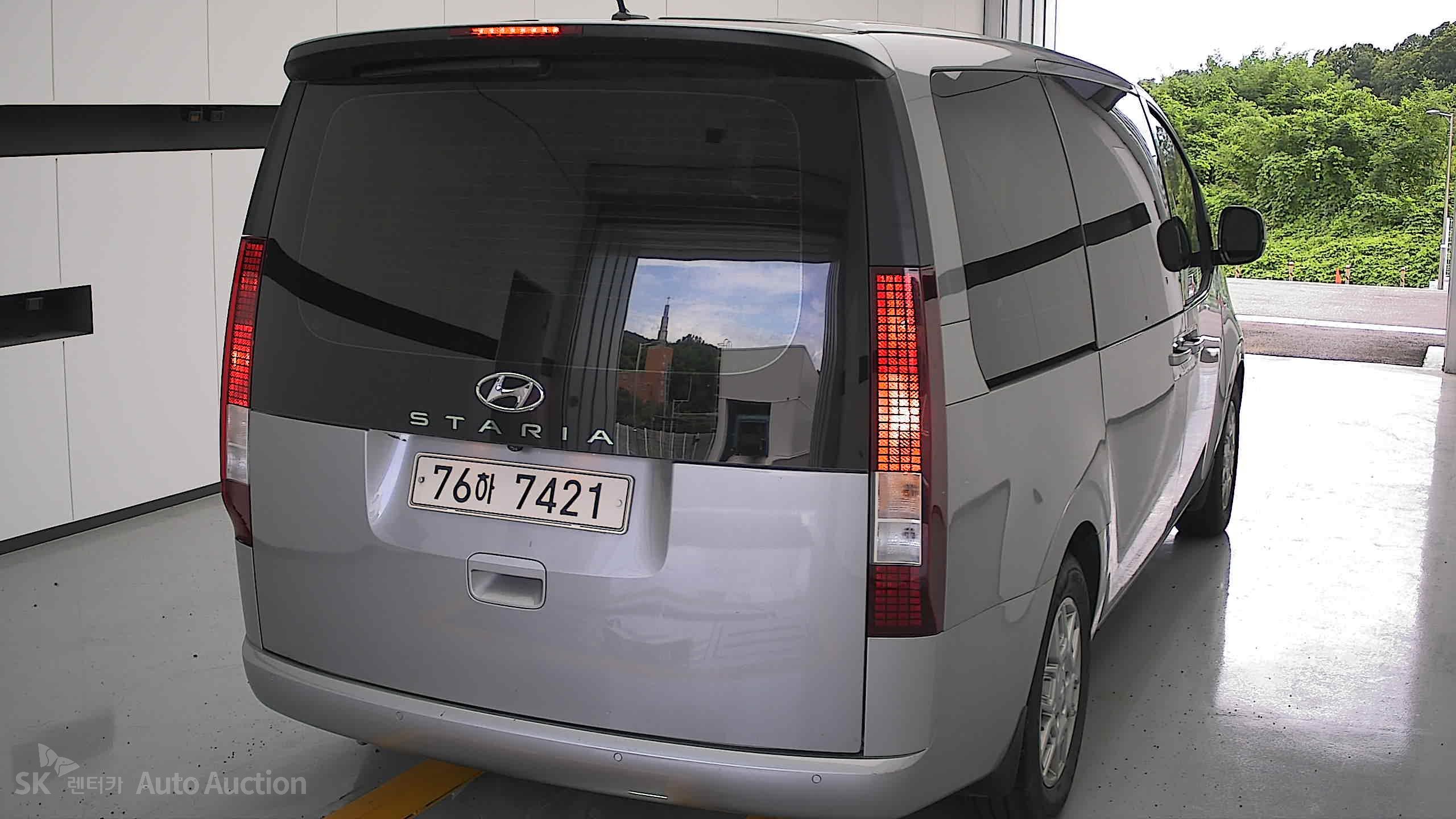 2022 - hyundai staria