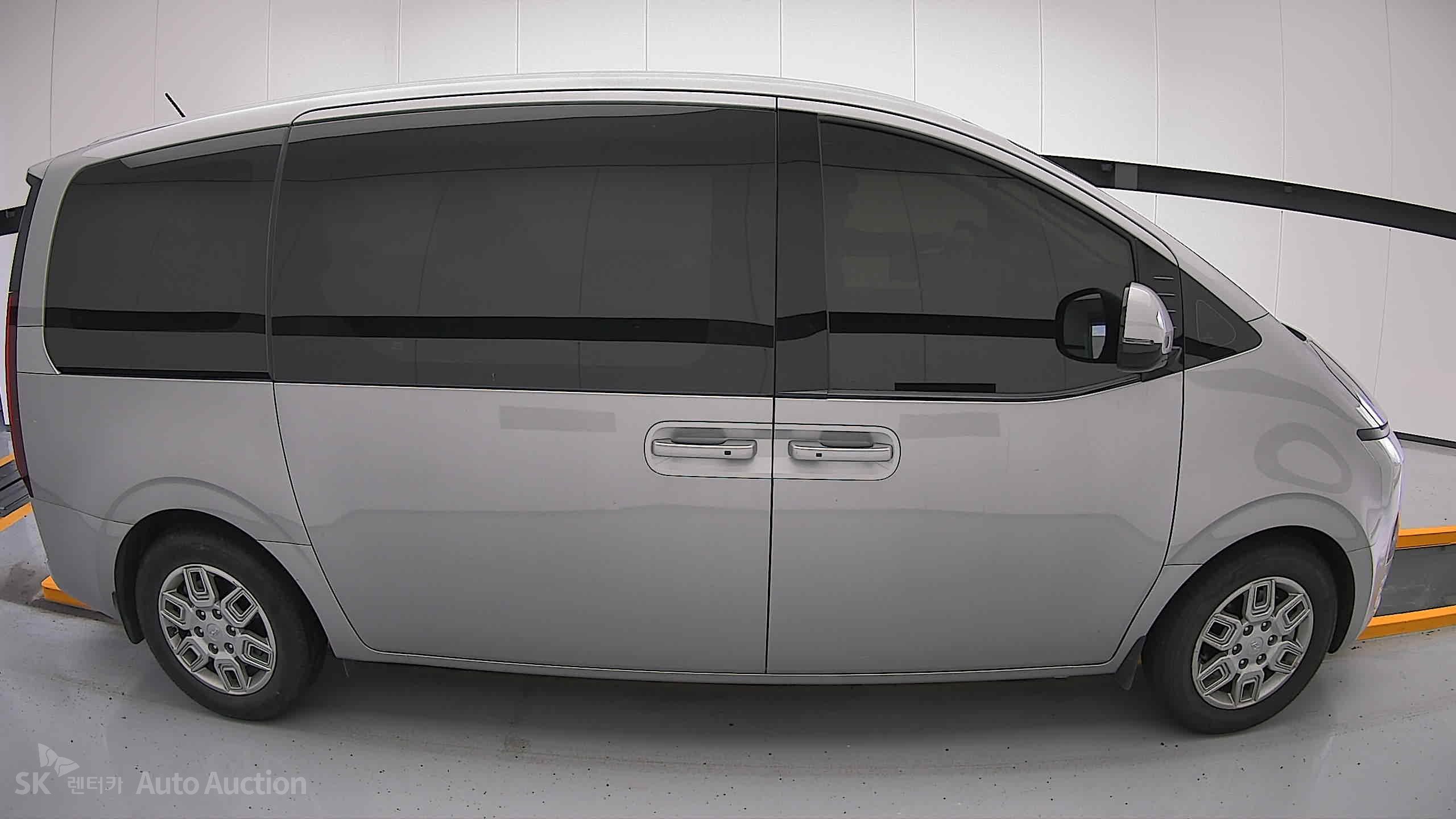 2022 - hyundai staria
