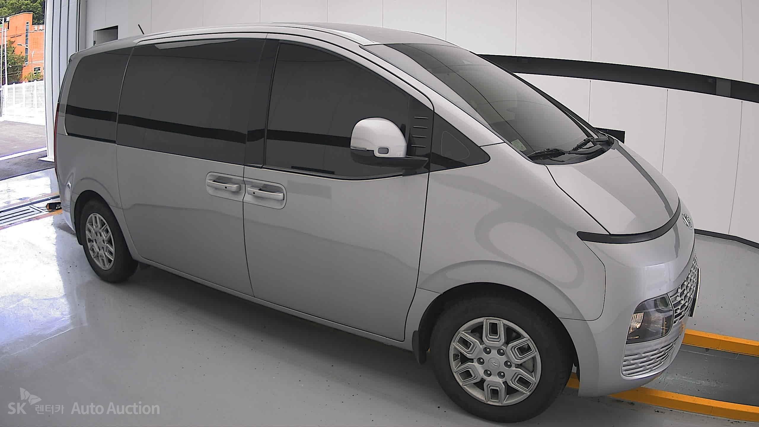 2022 - hyundai staria
