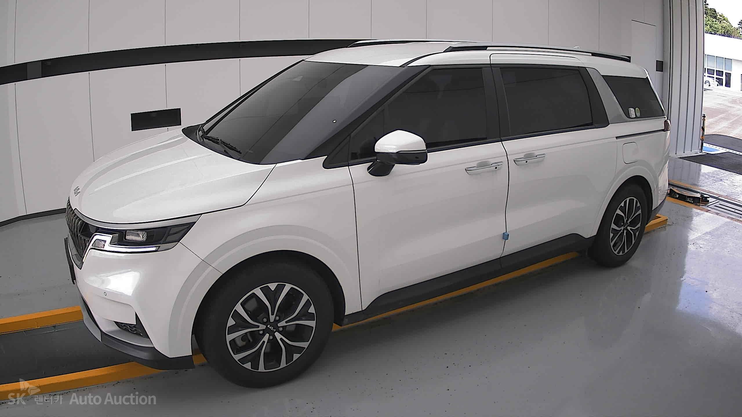 2023 - kia carnival