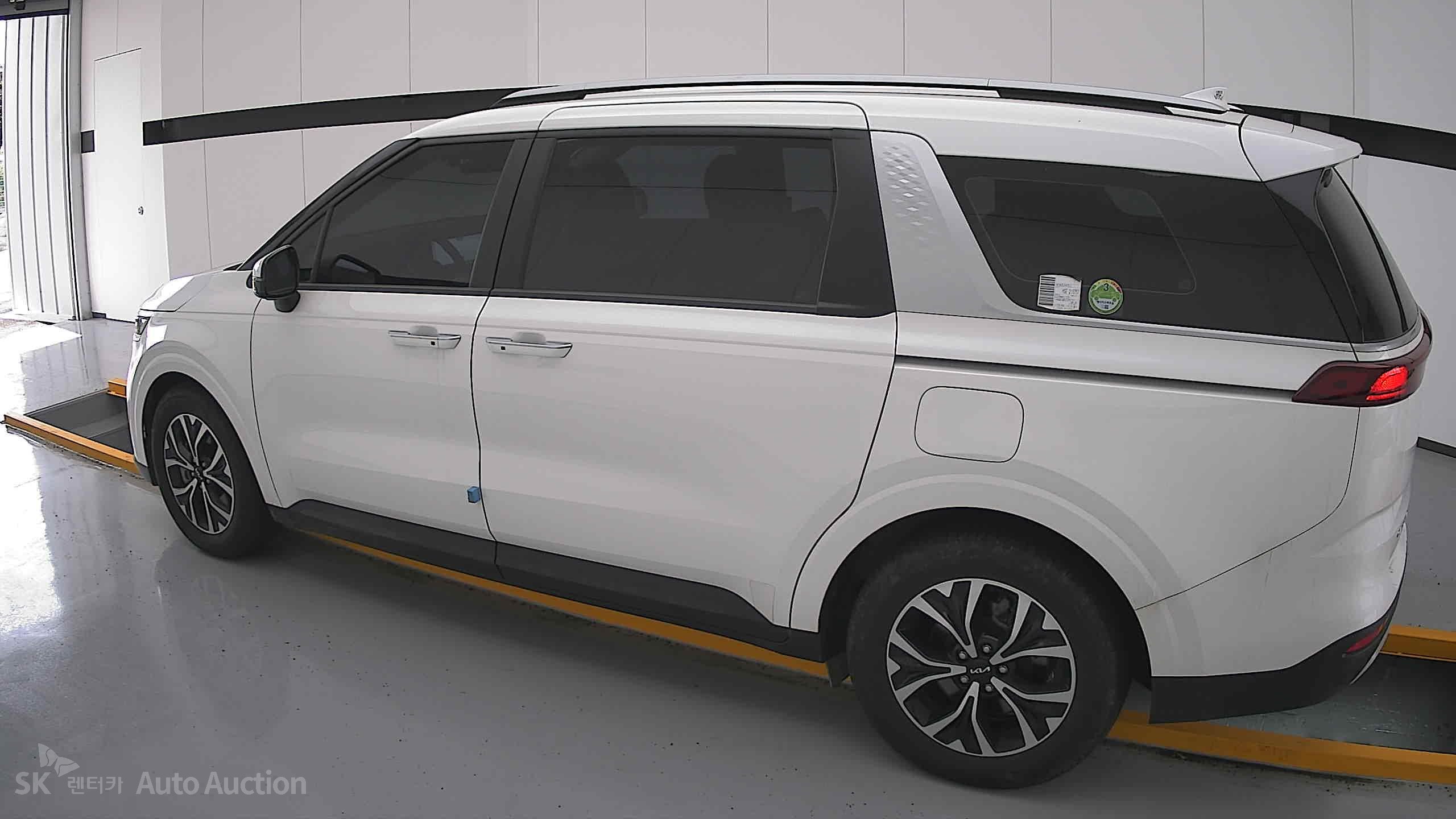 2023 - kia carnival