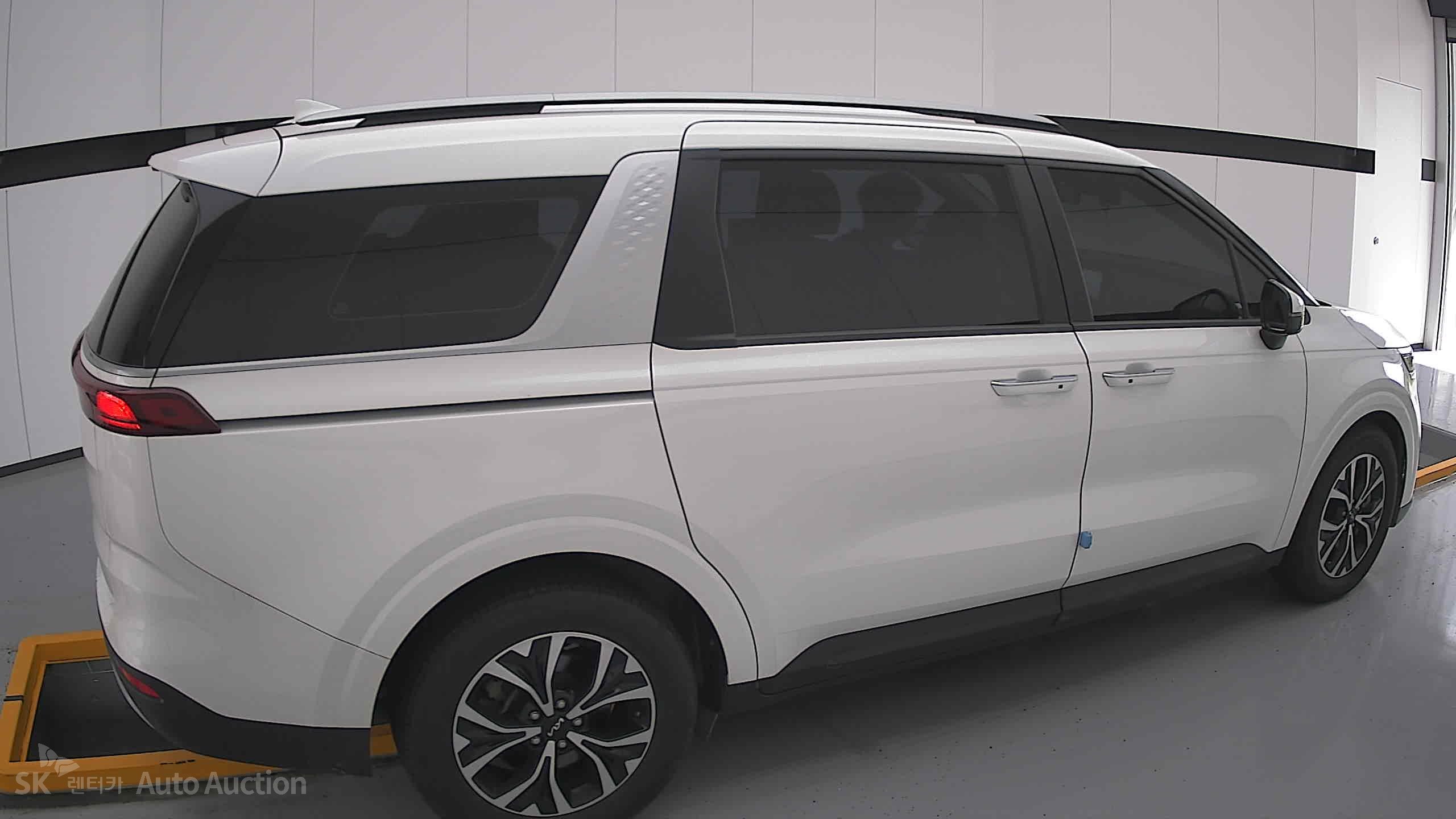 2023 - kia carnival