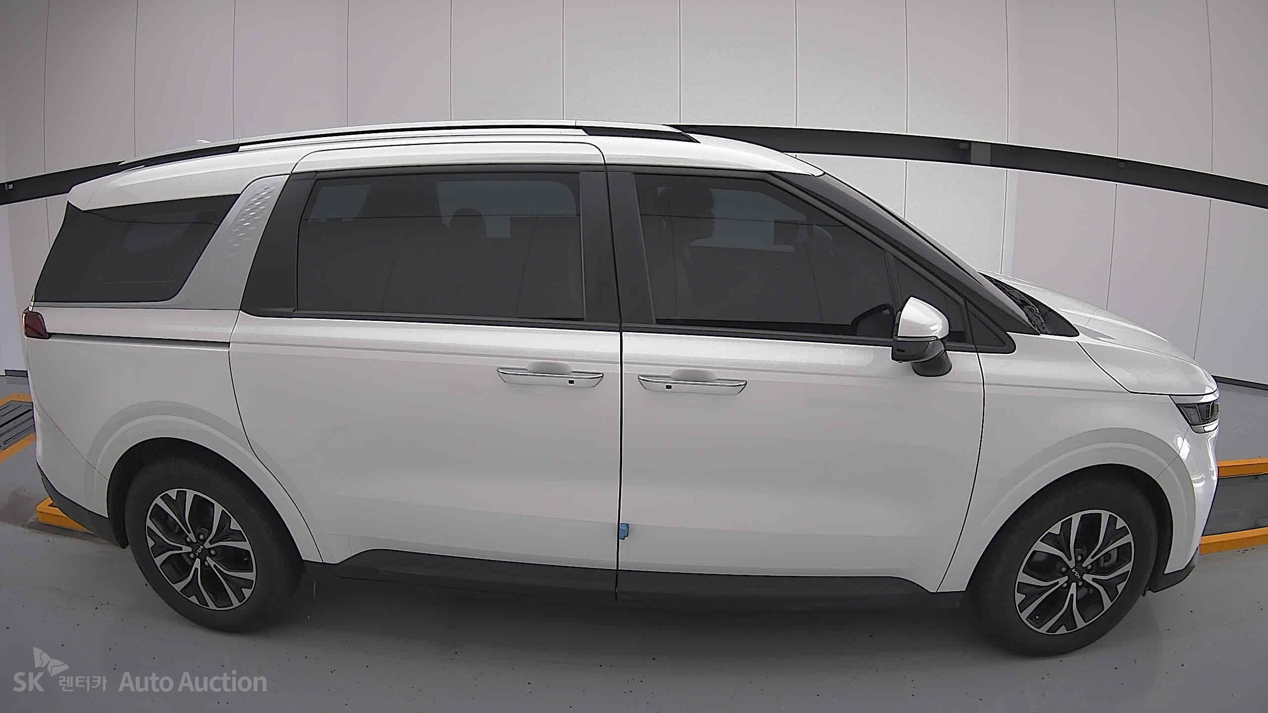 2023 - kia carnival