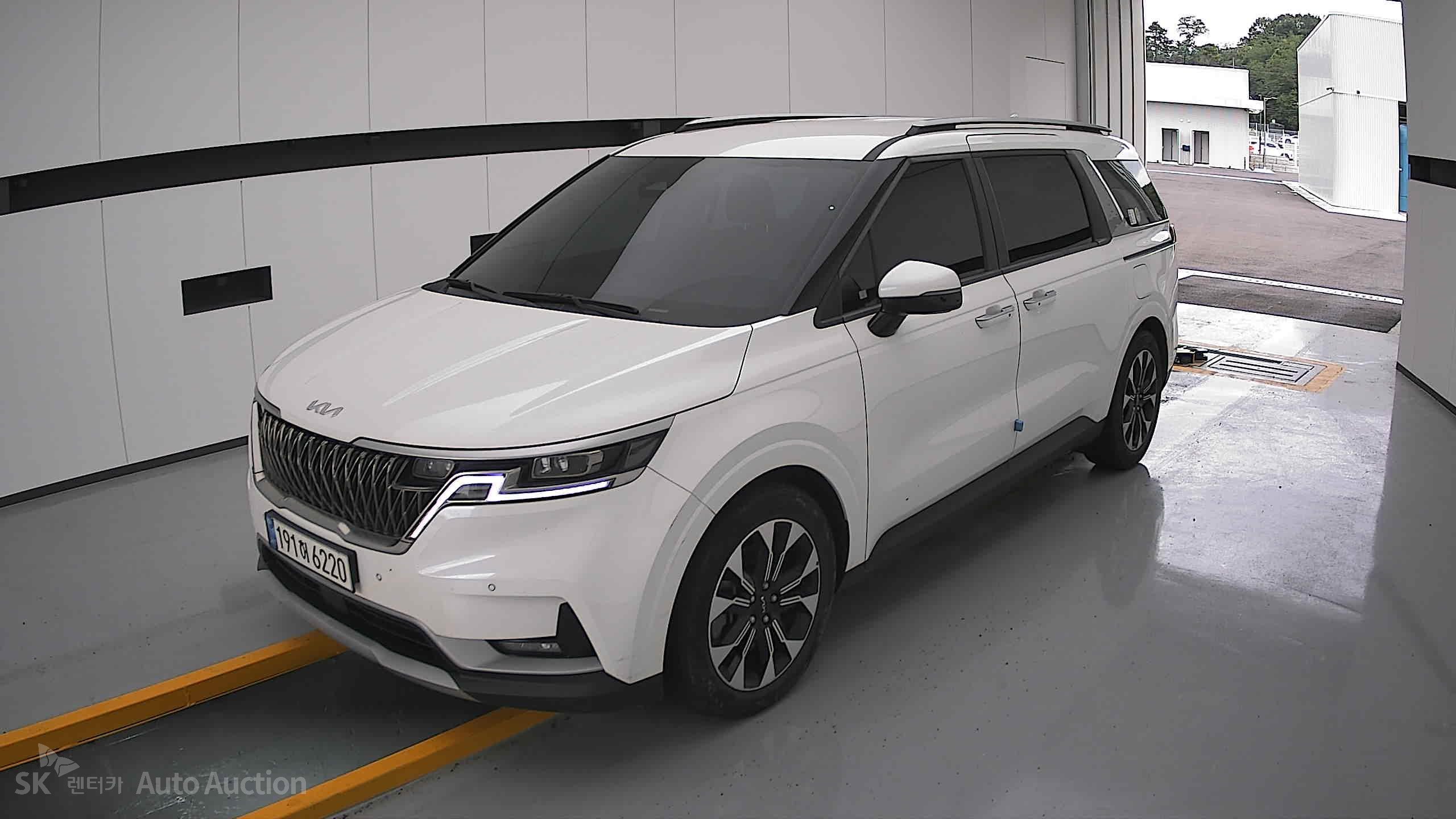 2023 - kia carnival