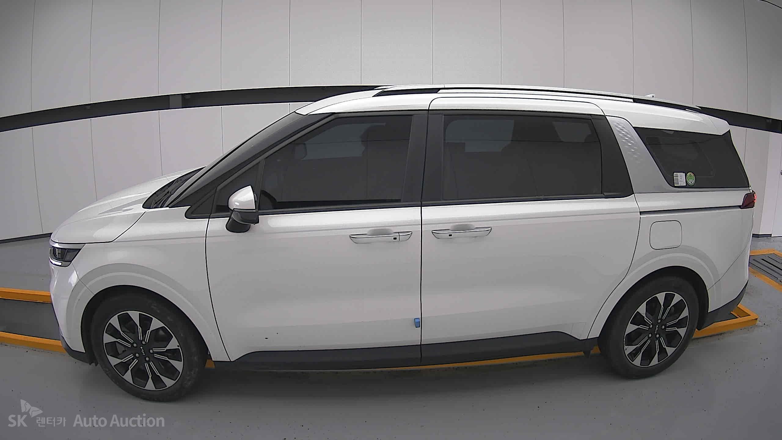 2023 - kia carnival
