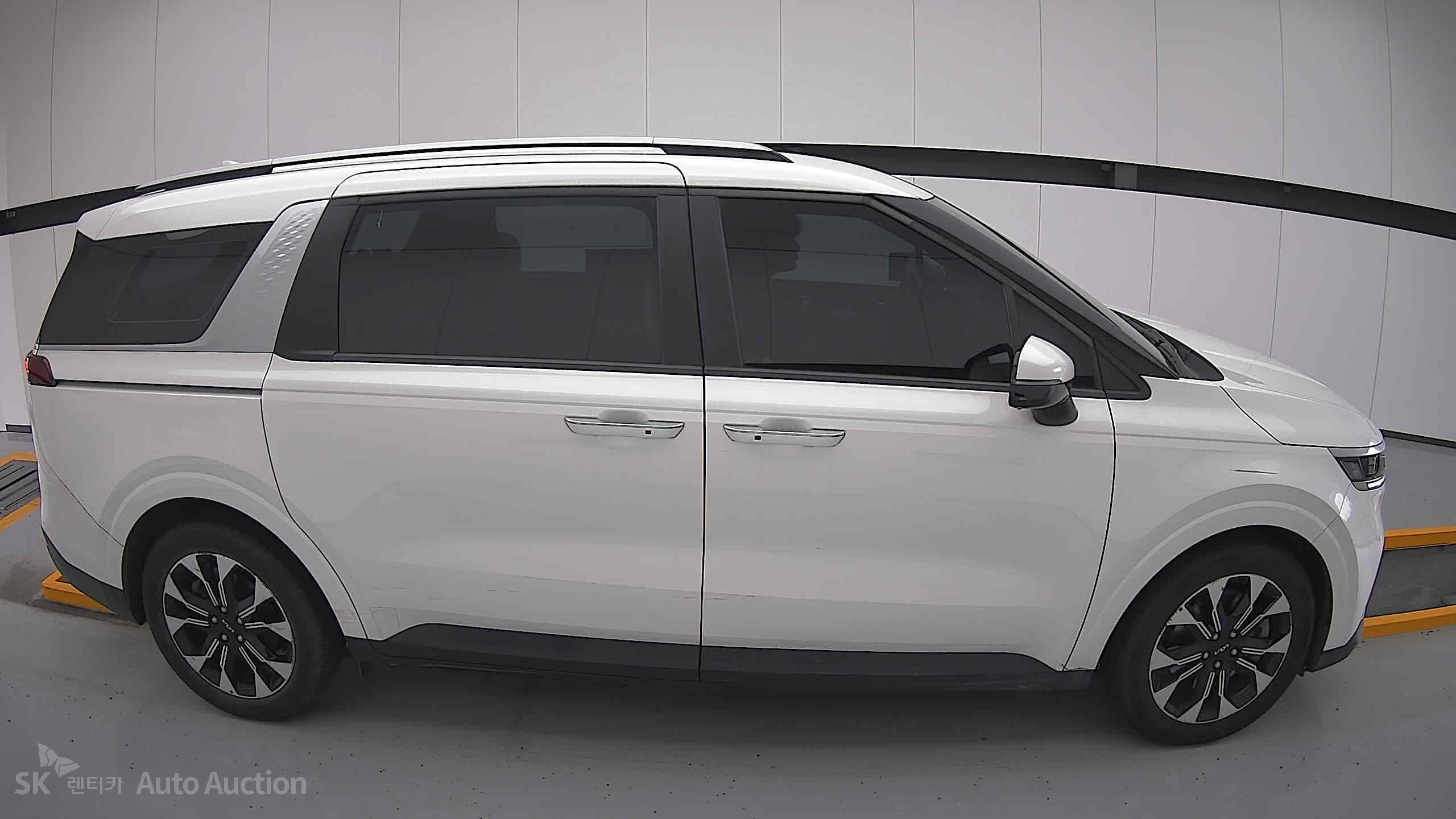 2023 - kia carnival