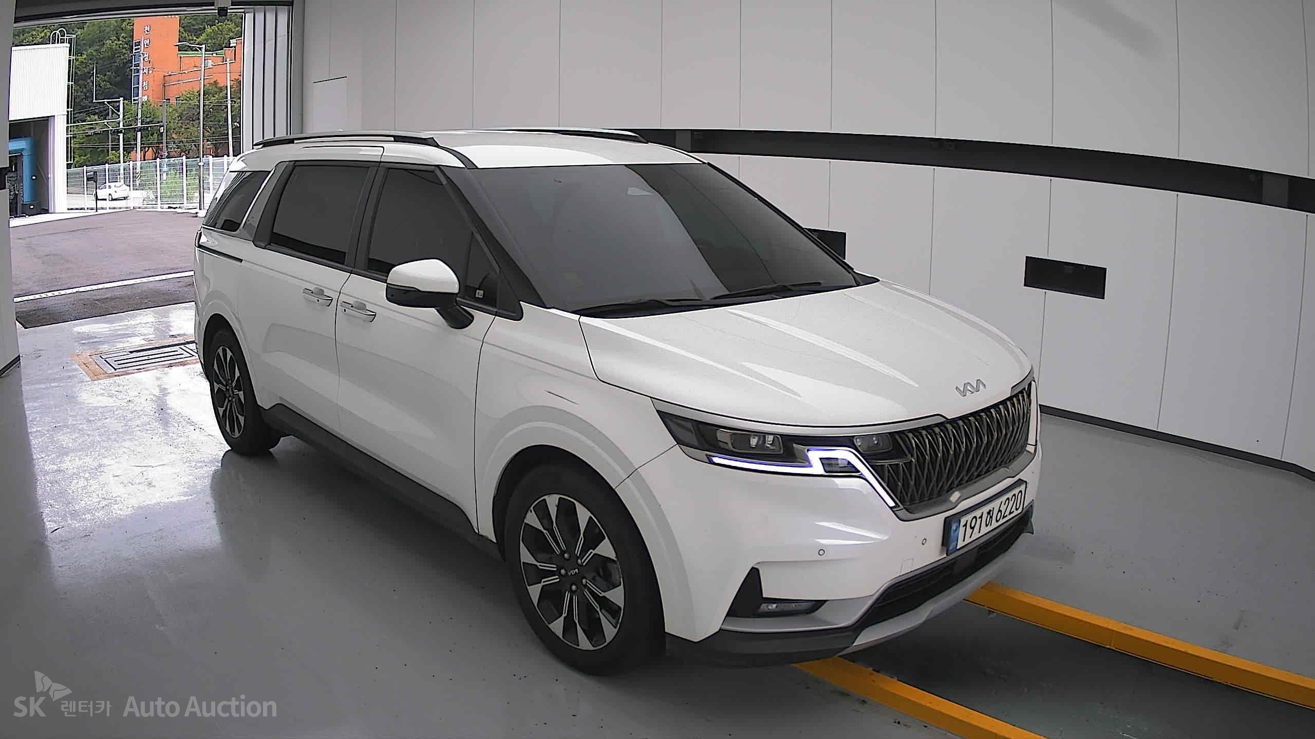 2023 - kia carnival