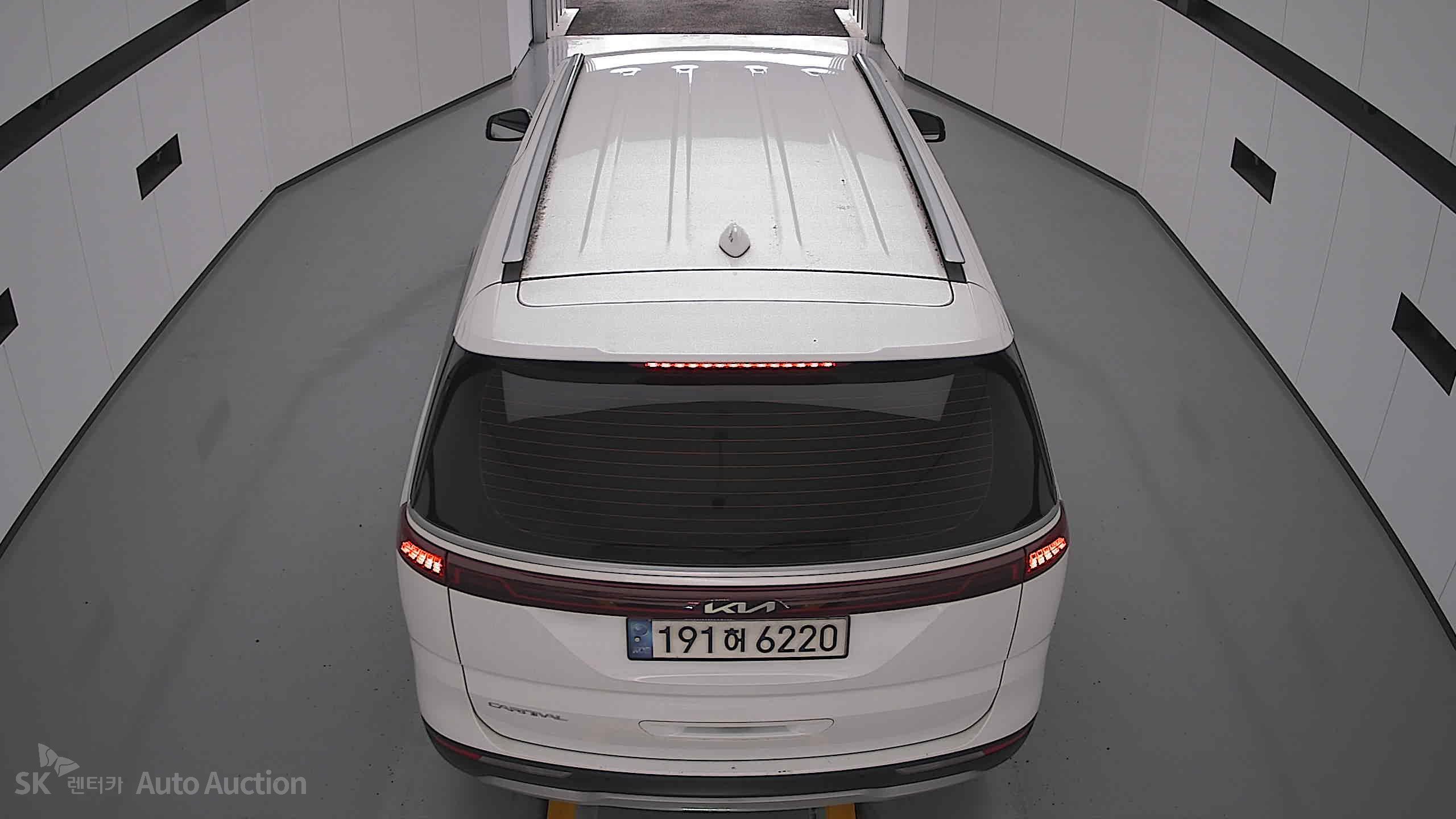 2023 - kia carnival