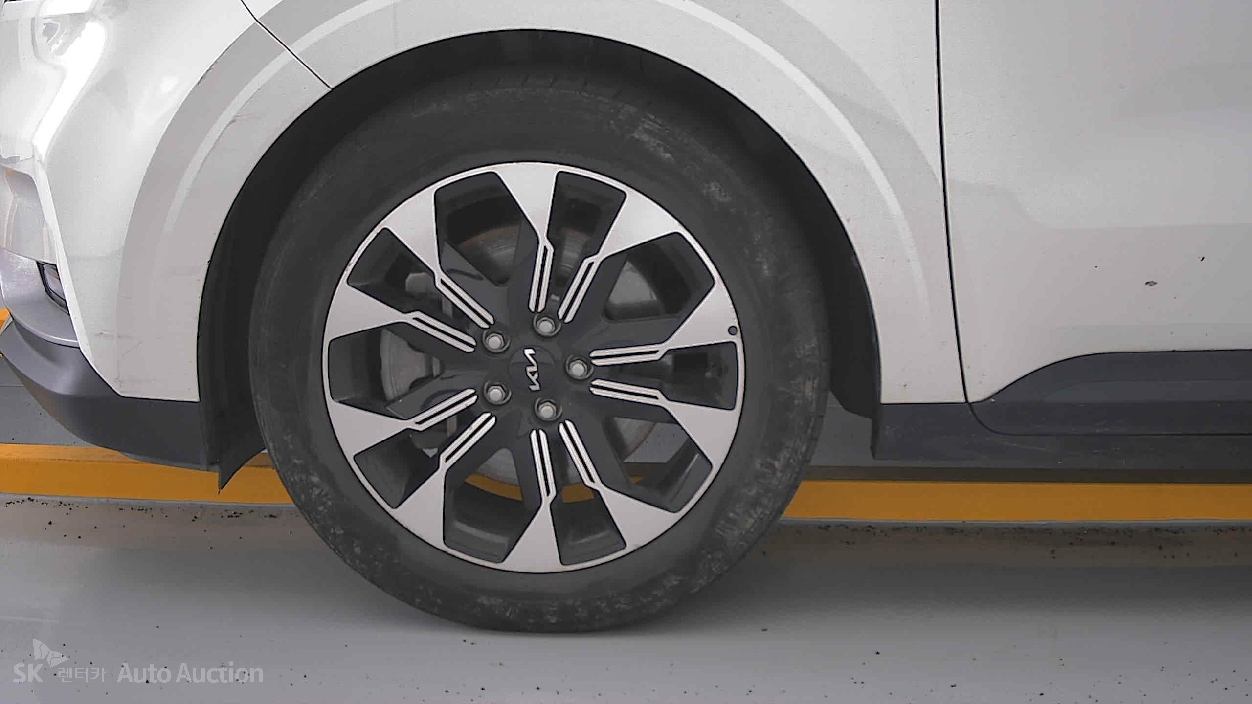 2023 - kia carnival