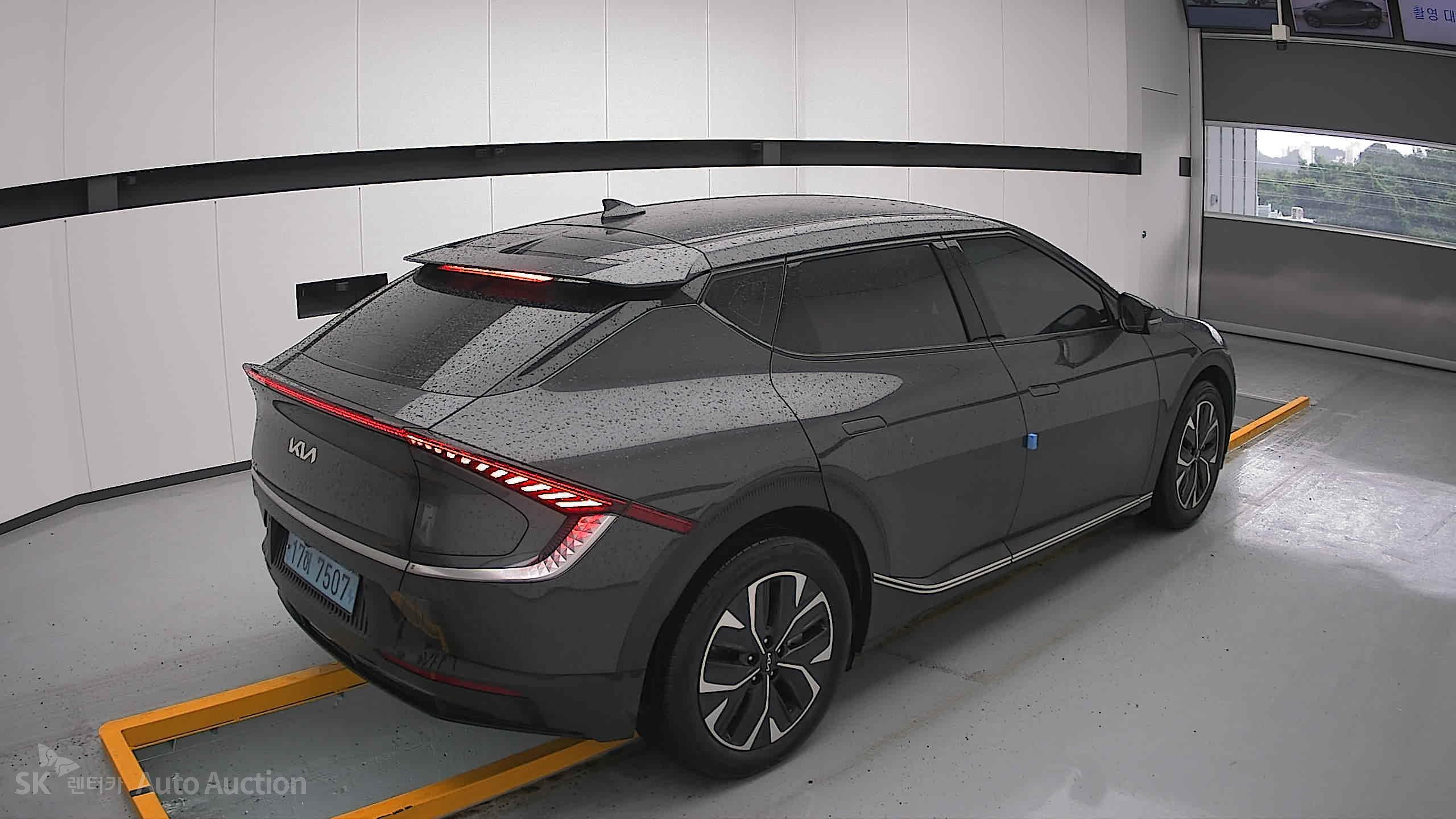 2022 - kia ev6