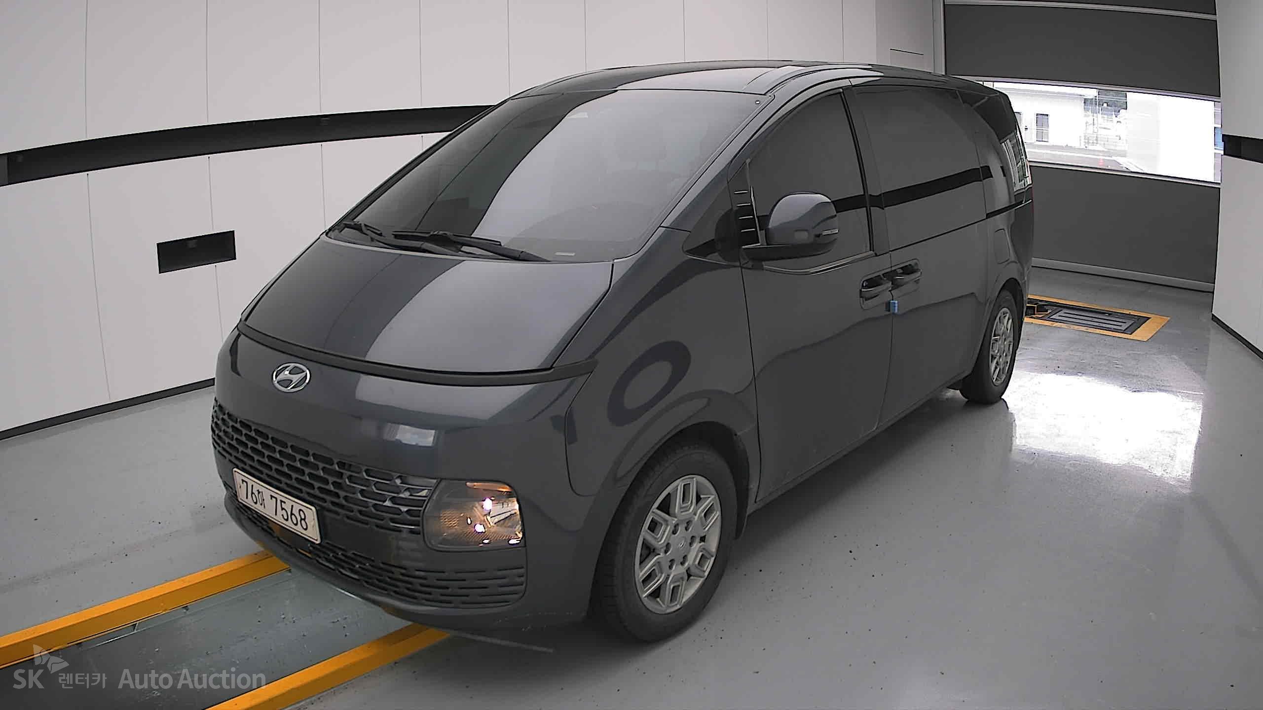 2022 - hyundai staria