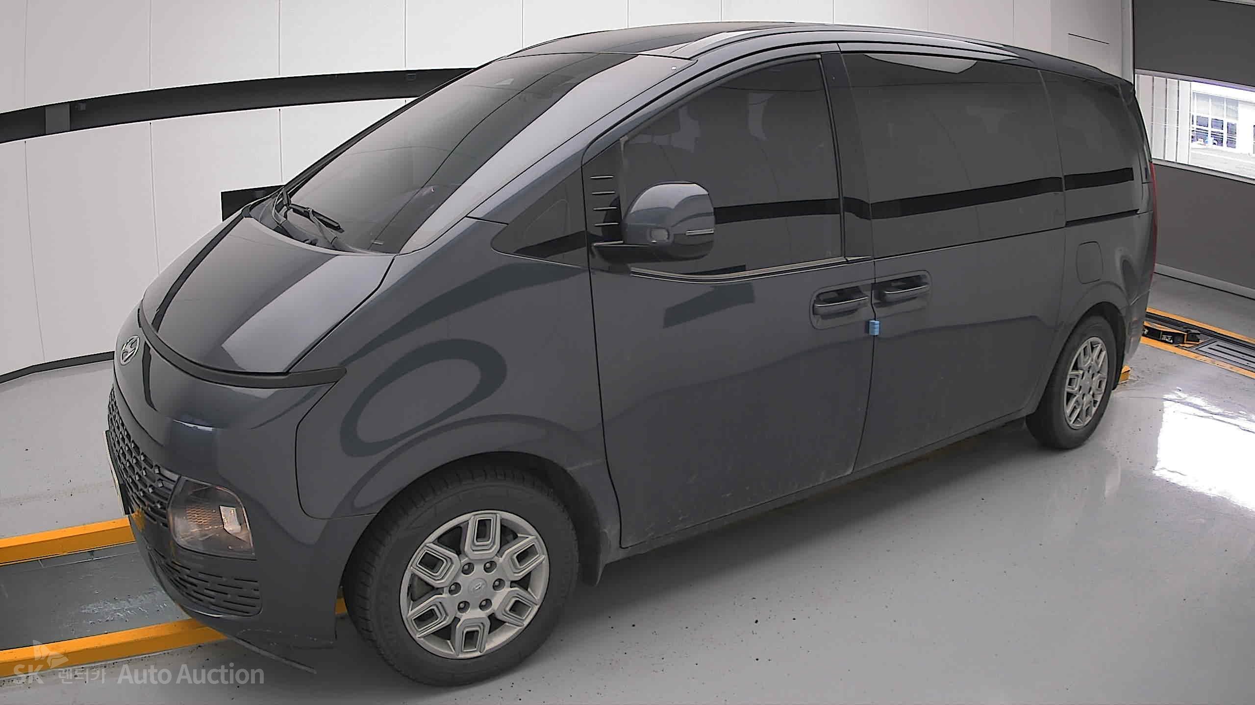 2022 - hyundai staria