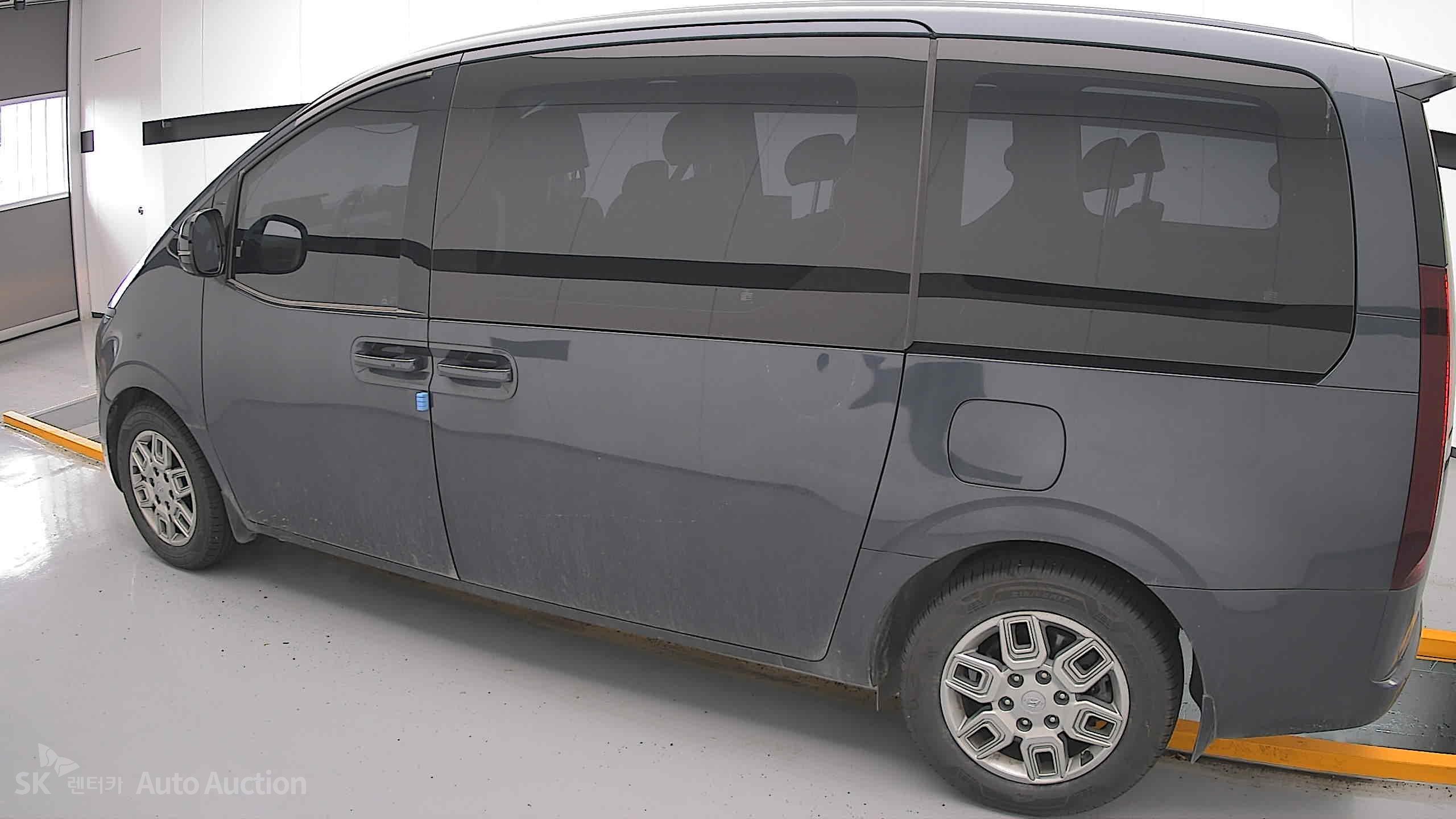 2022 - hyundai staria