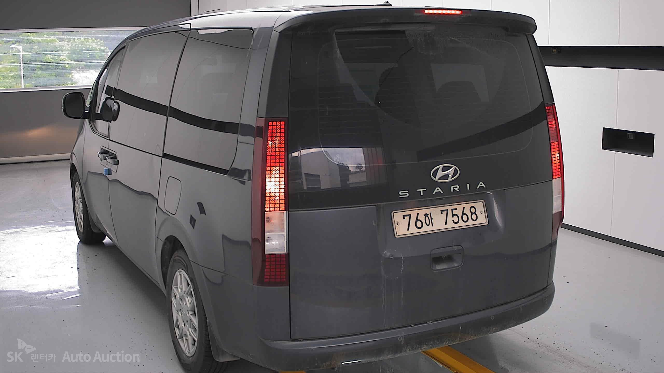 2022 - hyundai staria