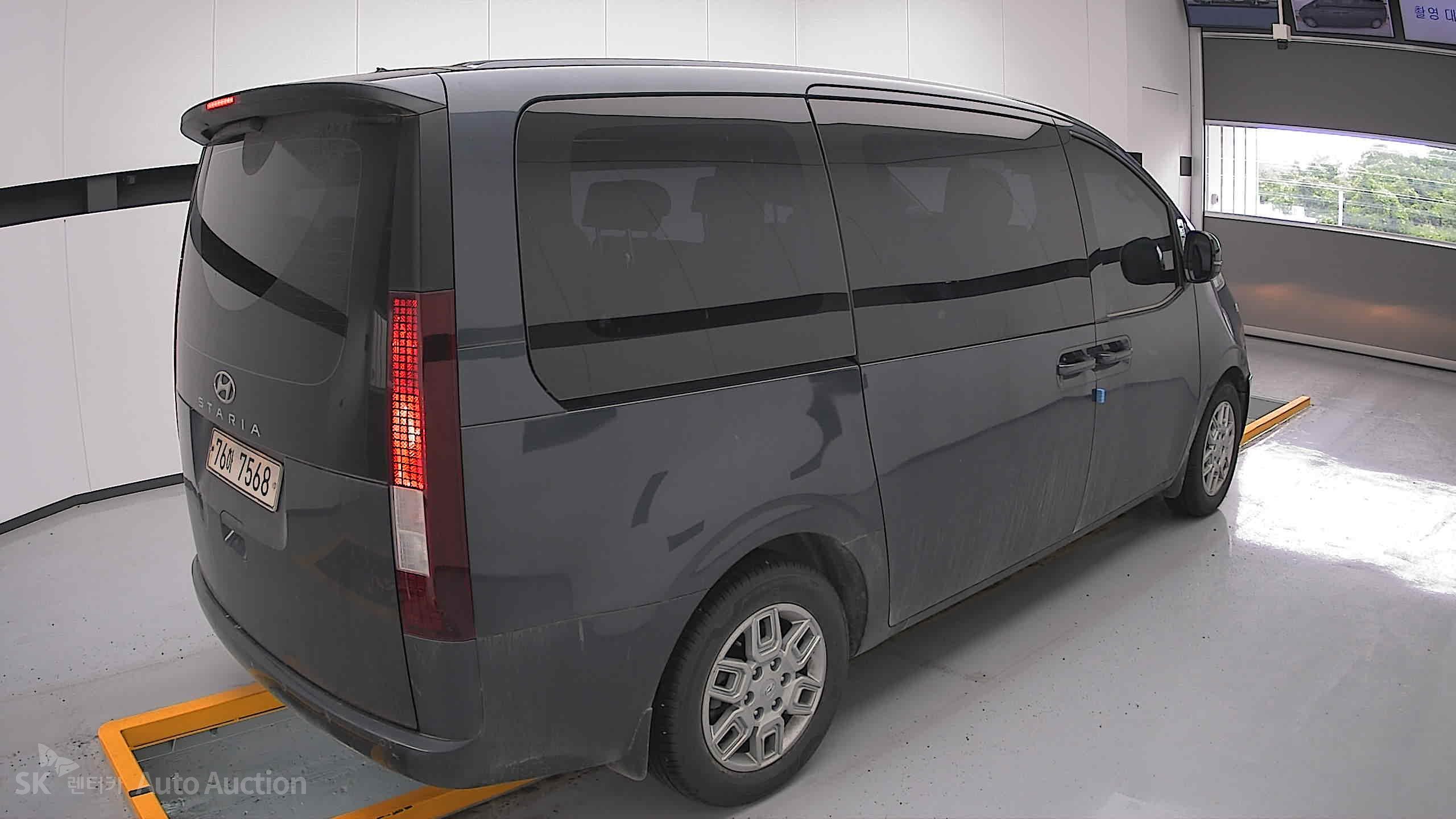 2022 - hyundai staria
