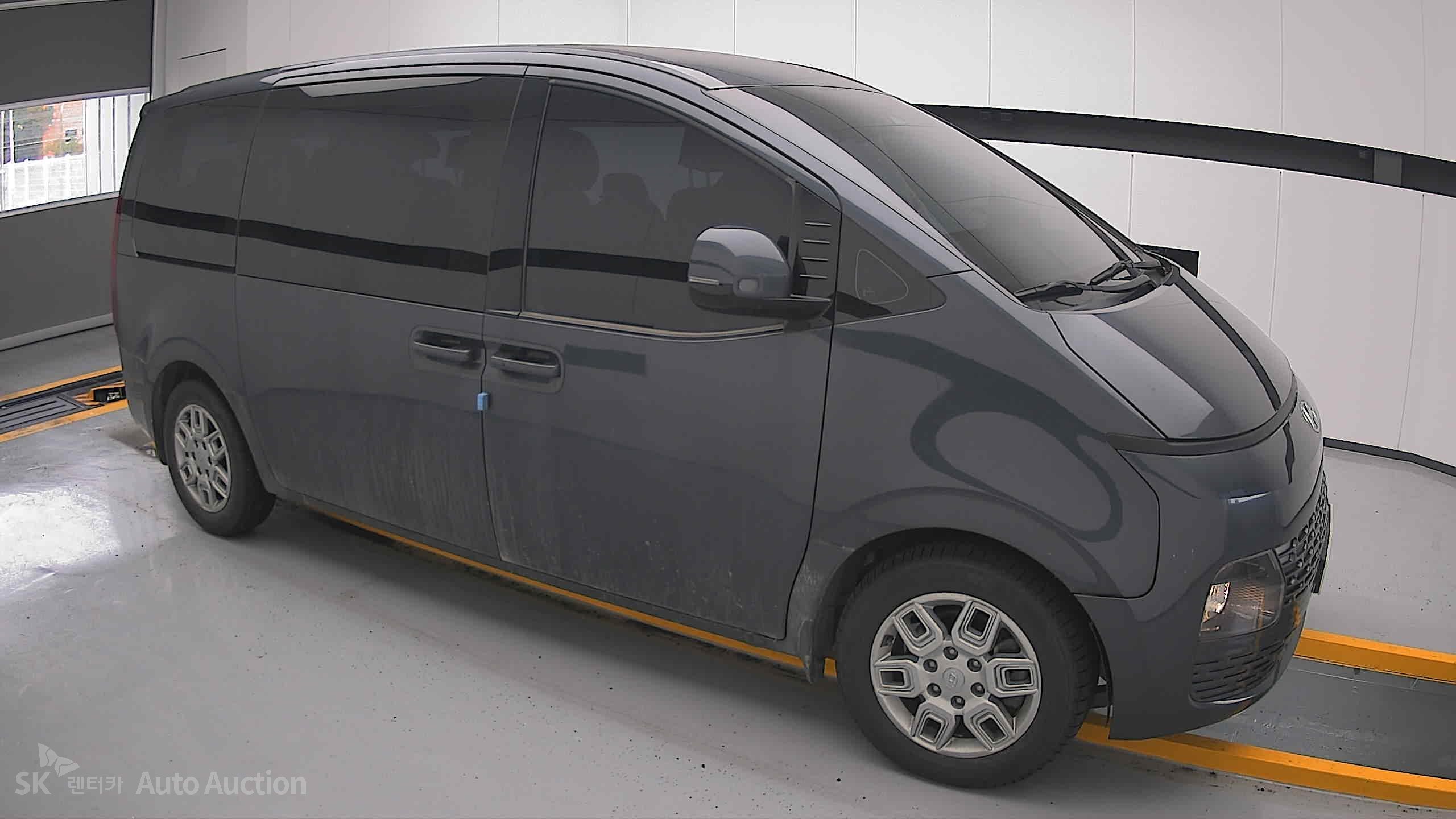 2022 - hyundai staria