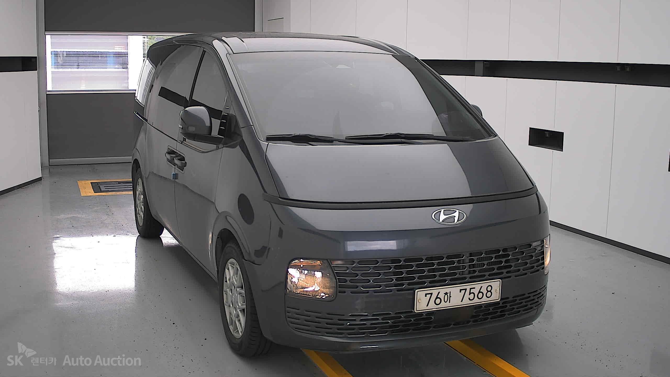 2022 - hyundai staria