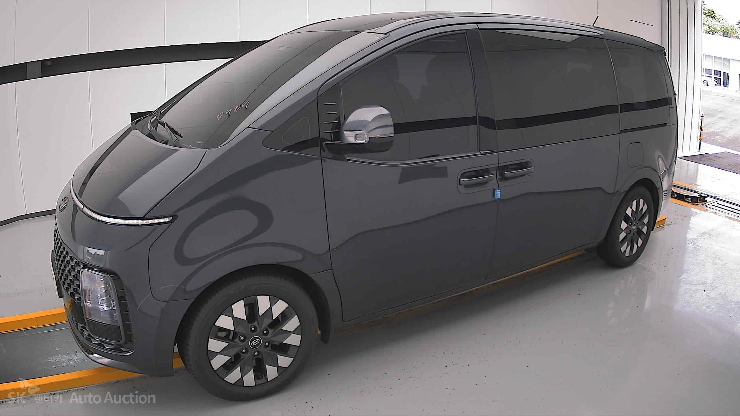 2022 - hyundai staria