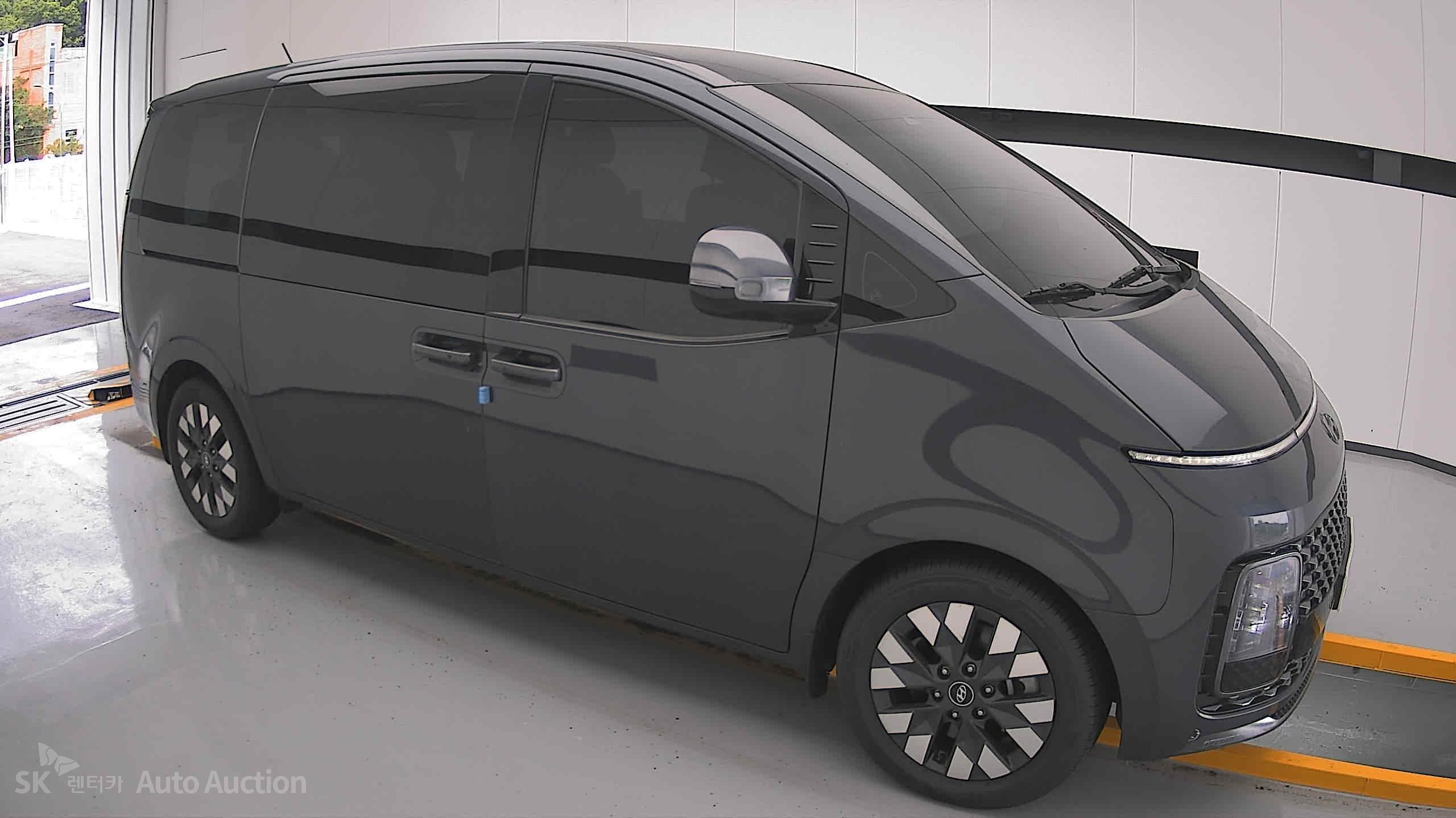 2022 - hyundai staria