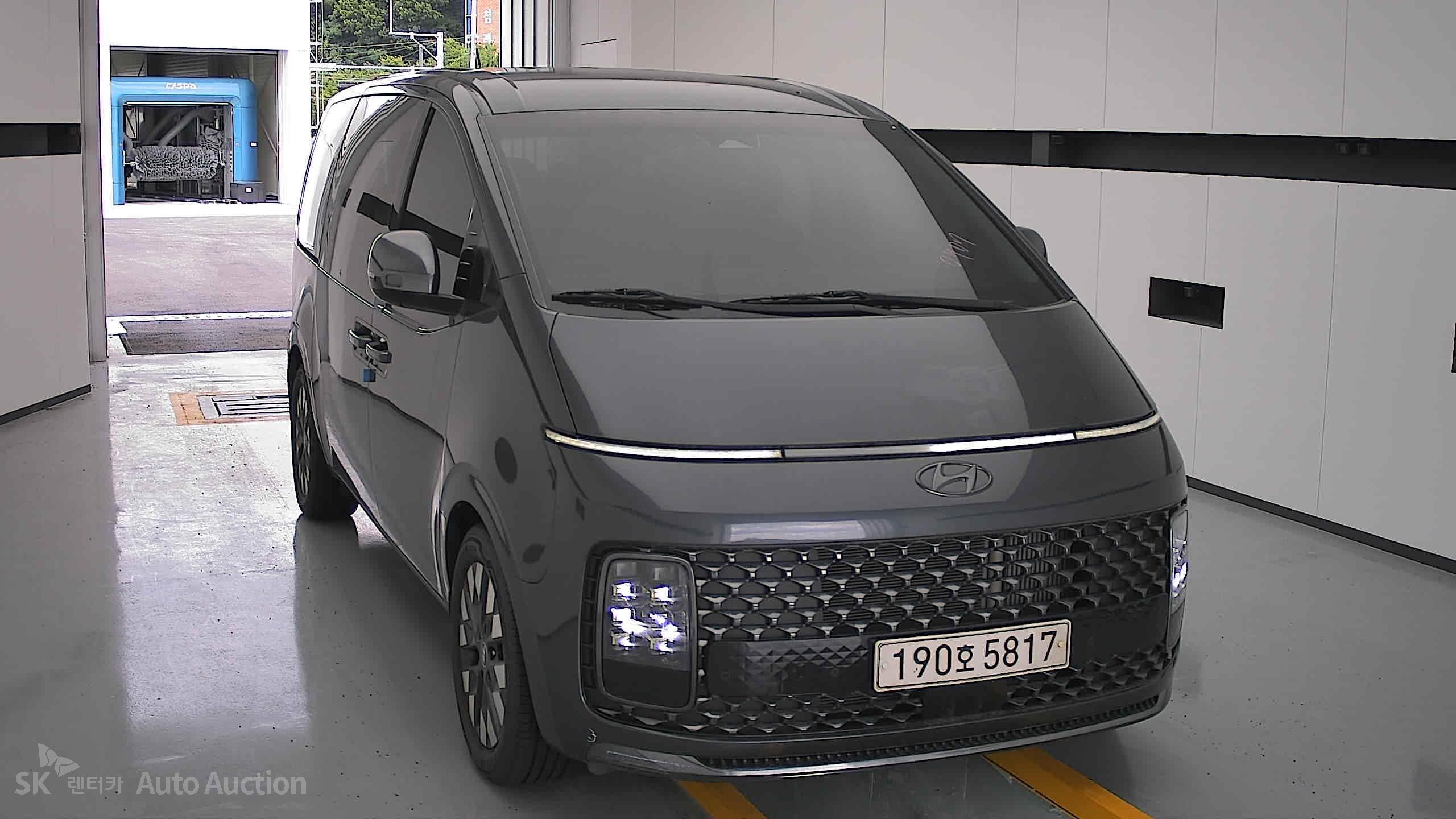 2022 - hyundai staria
