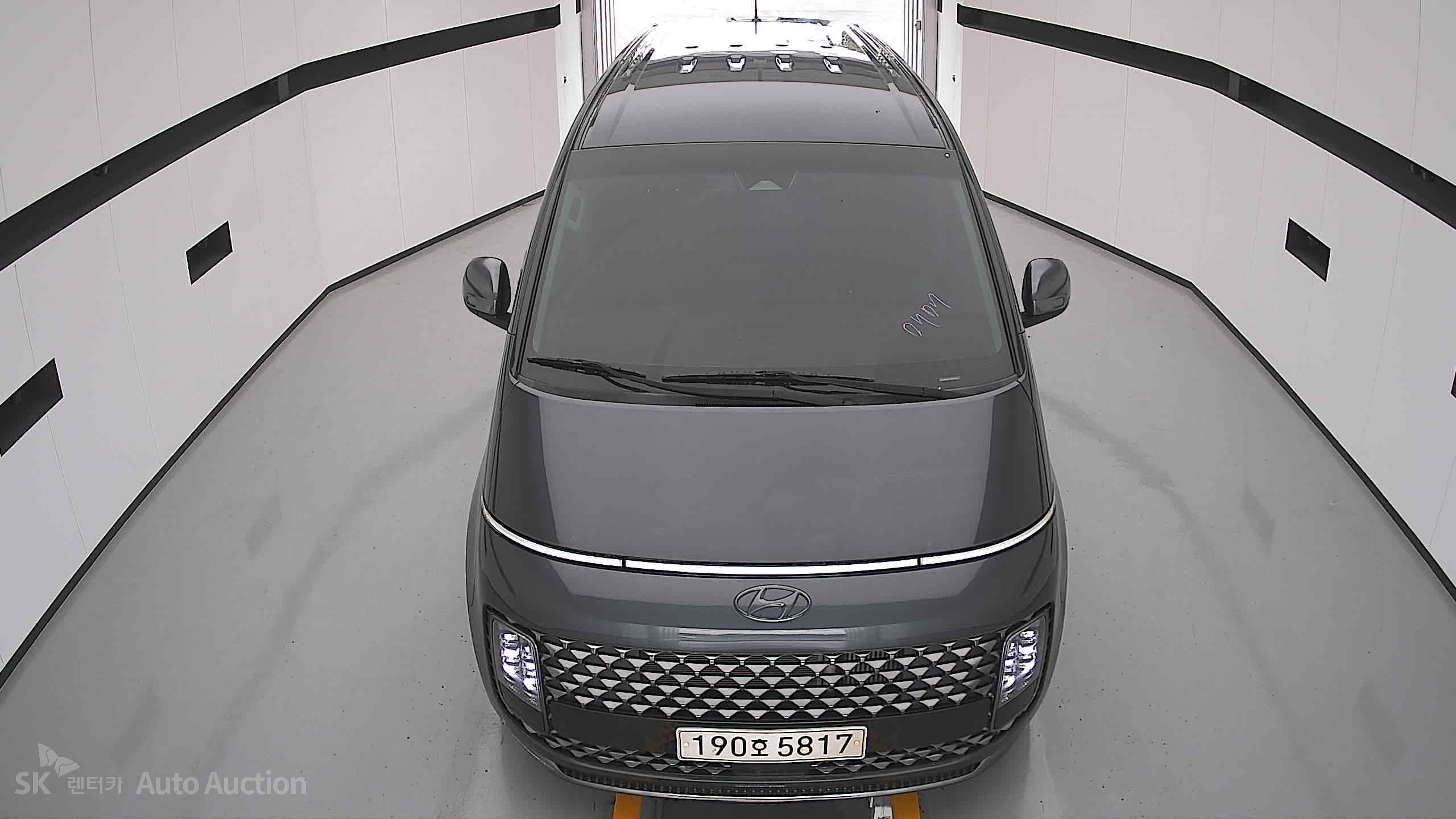 2022 - hyundai staria