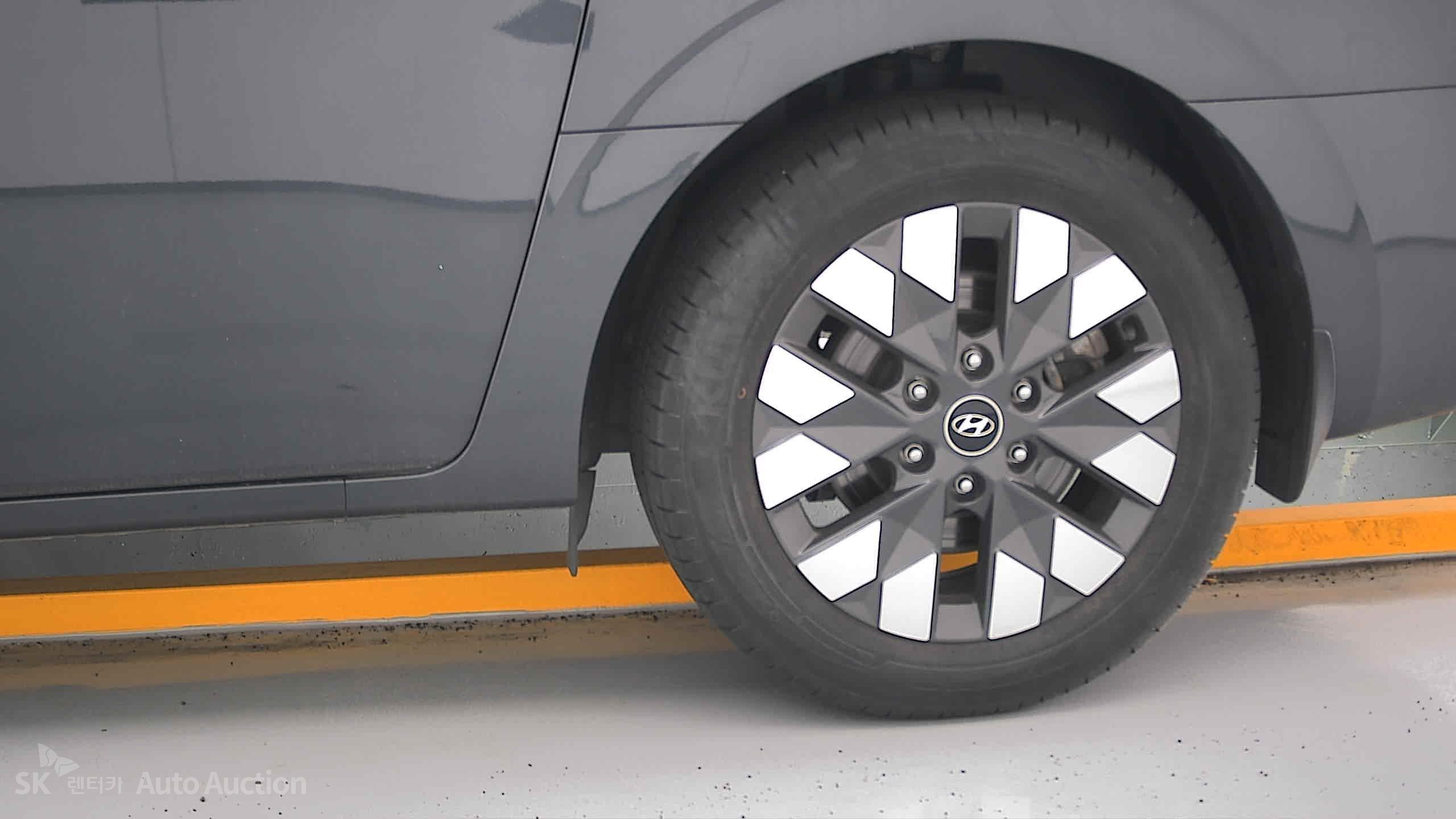 2022 - hyundai staria