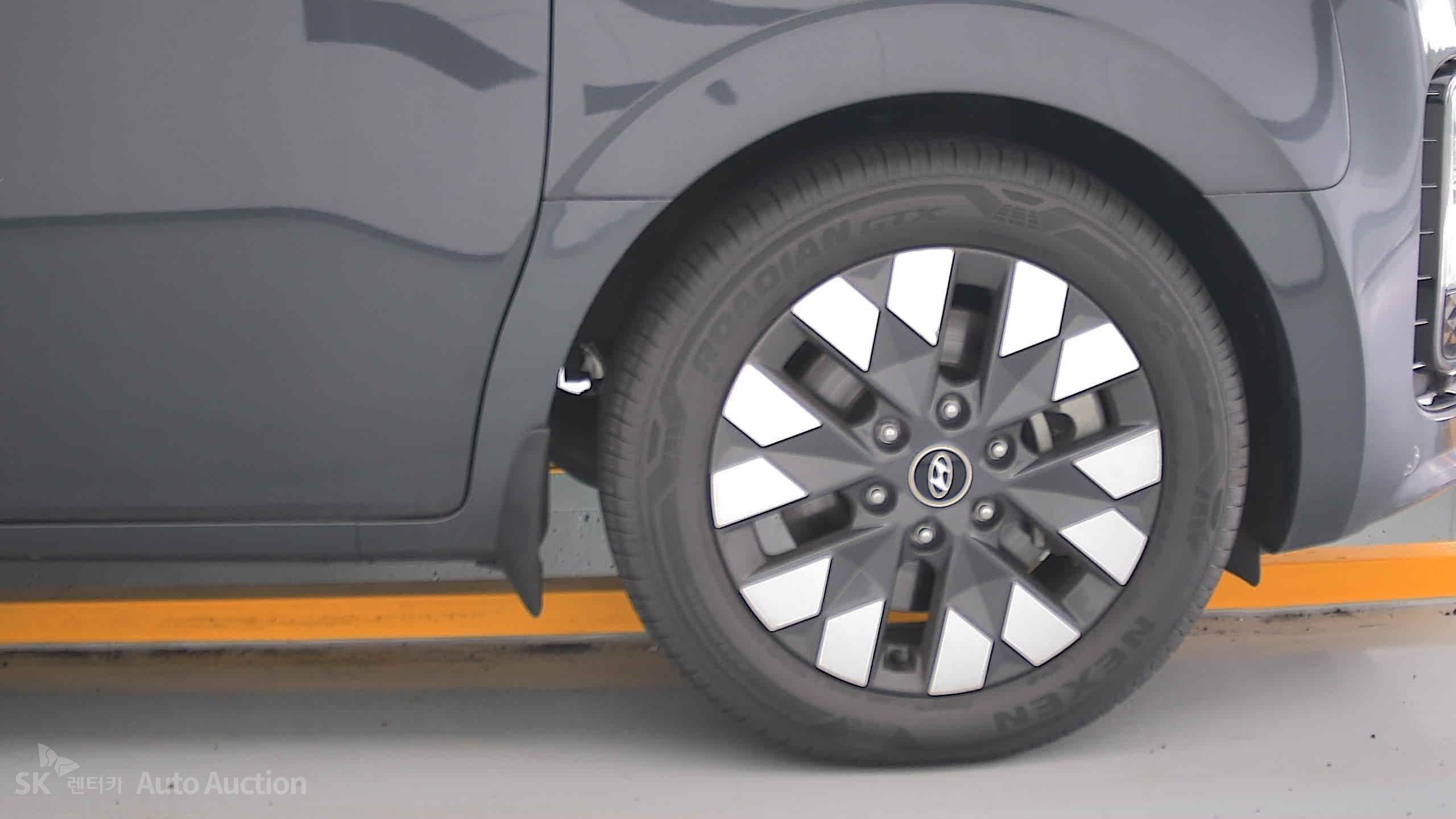 2022 - hyundai staria