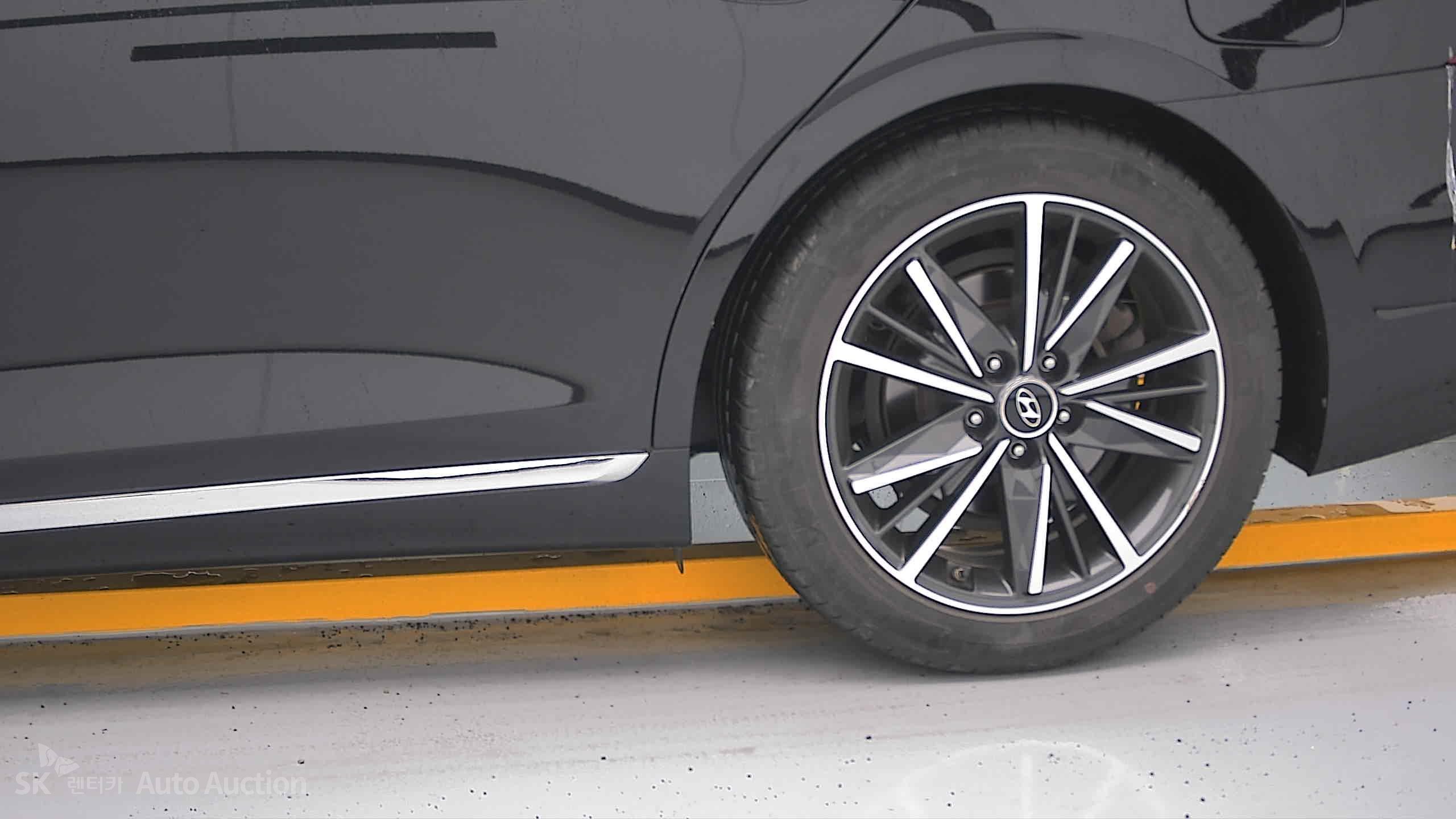 2021 - hyundai grandeur
