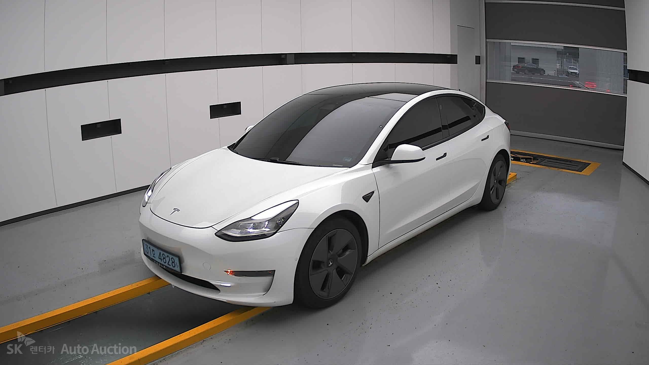 2021 - tesla model 3