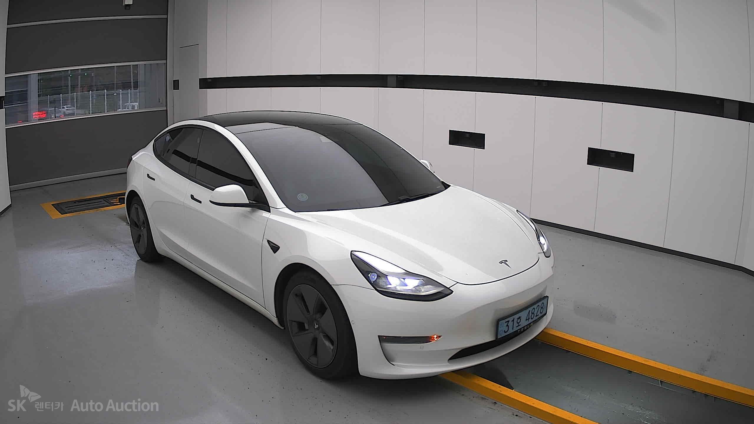 2021 - tesla model 3