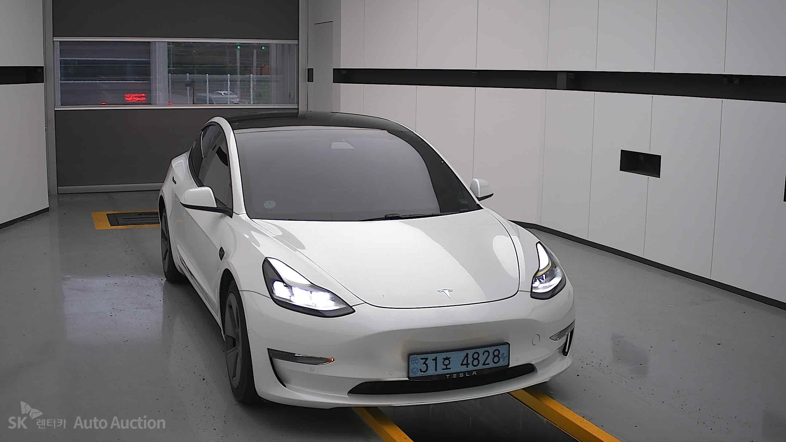 2021 - tesla model 3