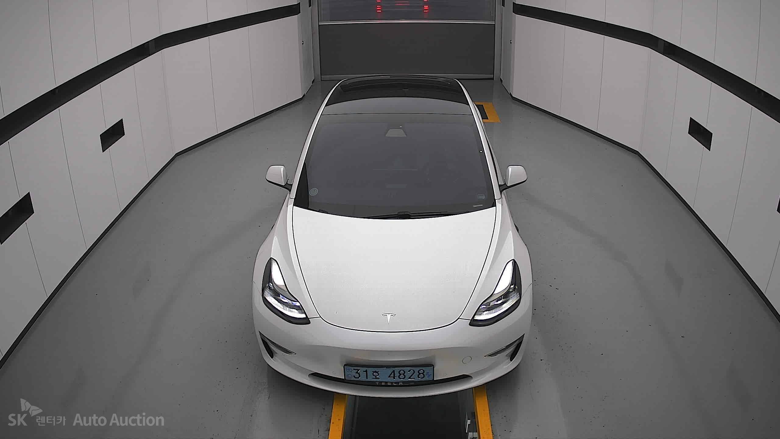 2021 - tesla model 3