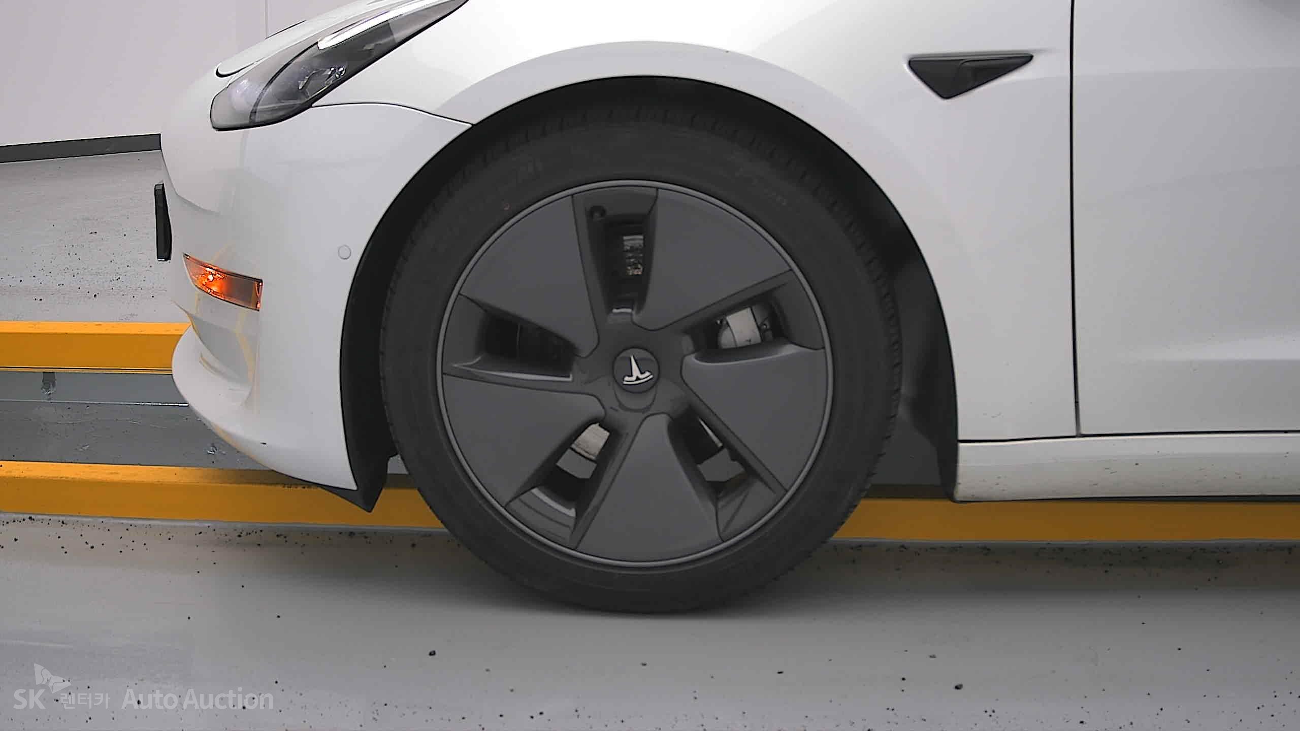 2021 - tesla model 3