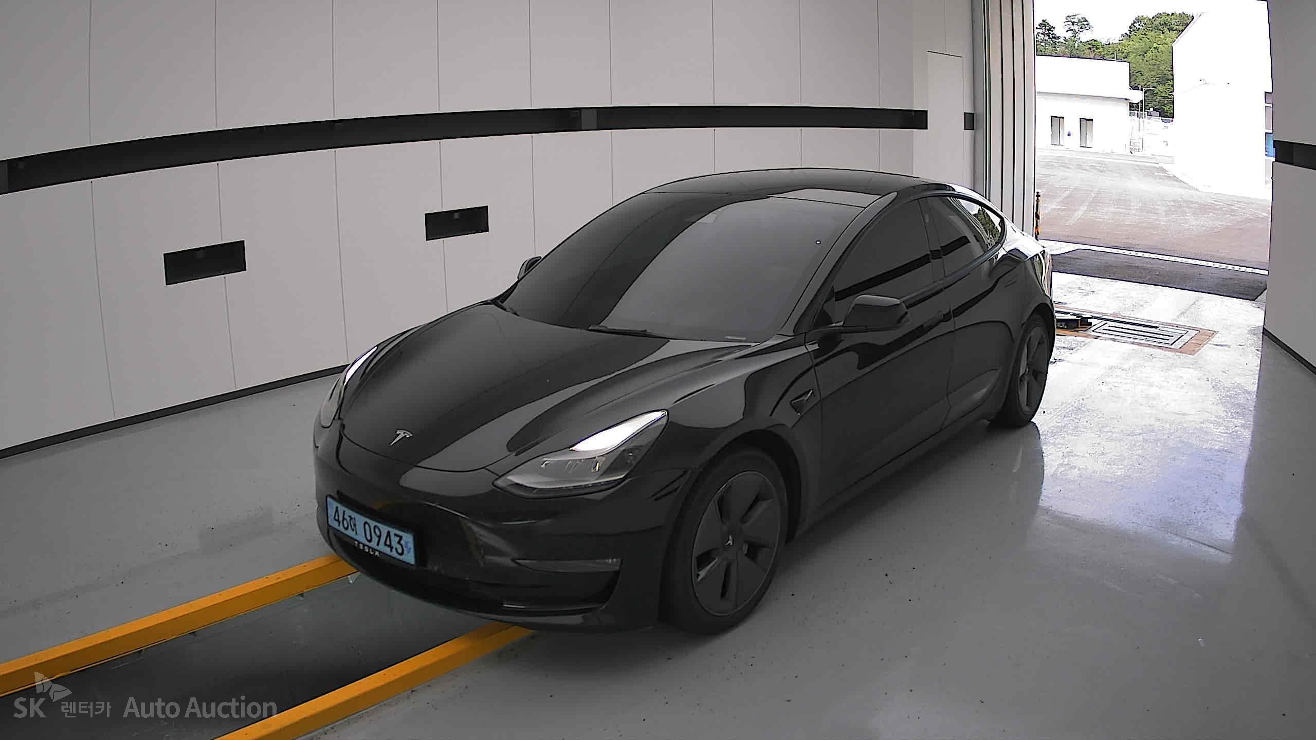 Tesla Model 3 2022 — صورة 11