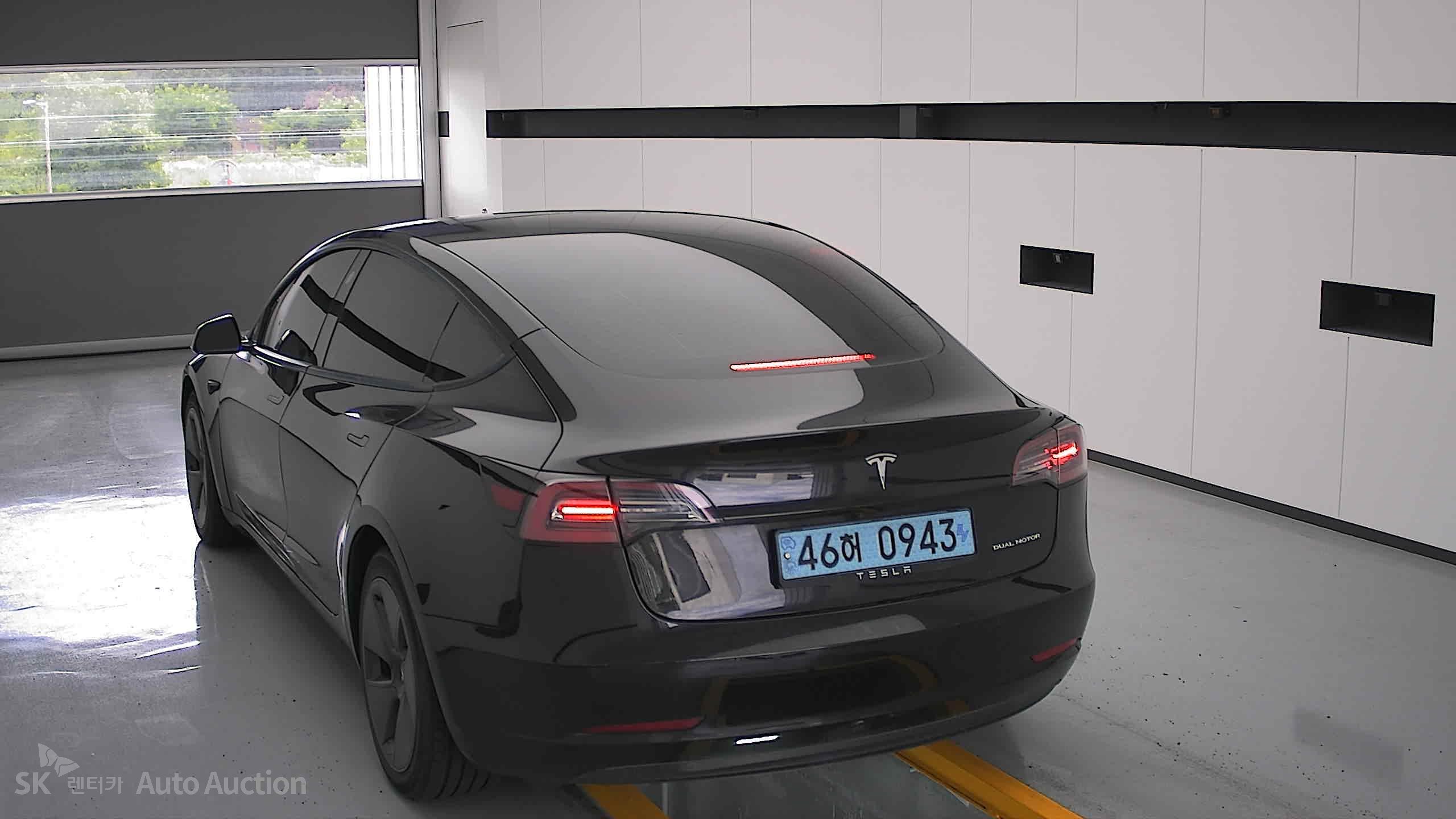 Tesla Model 3 2022 — صورة 15