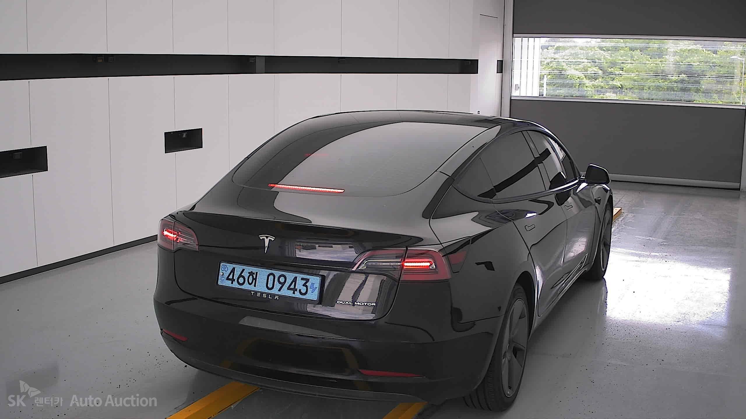 Tesla Model 3 2022 — صورة 16
